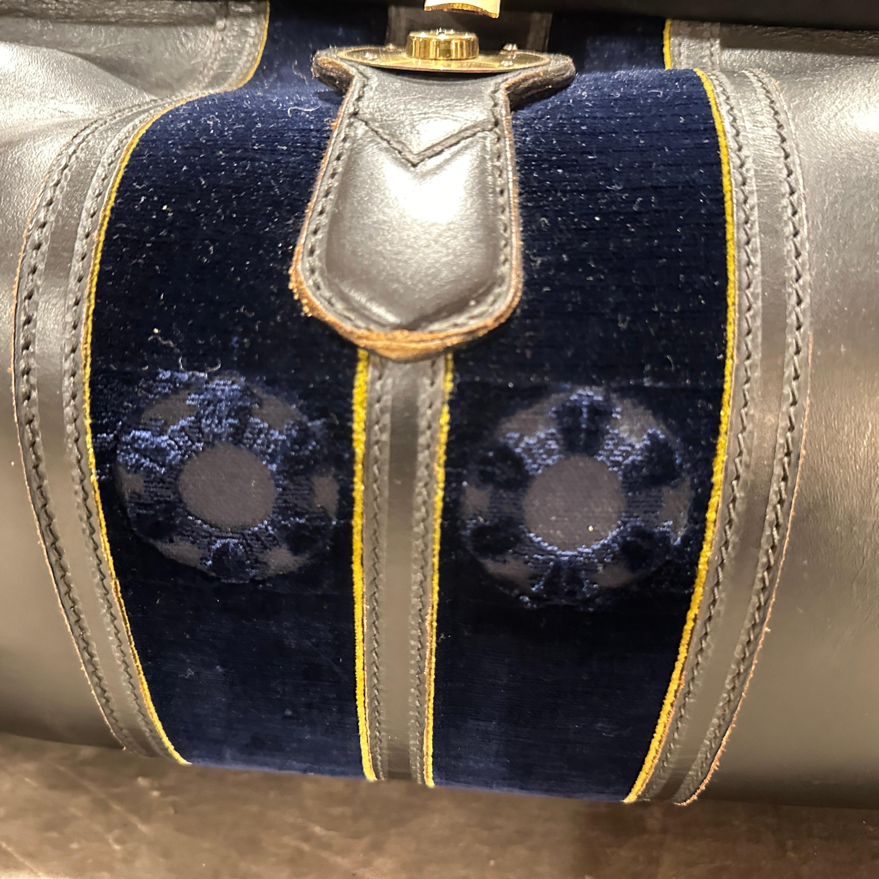 An High Quality 1970s Leather Velvet and Brass Duffel bag by Roberta di Camerino For Sale 12