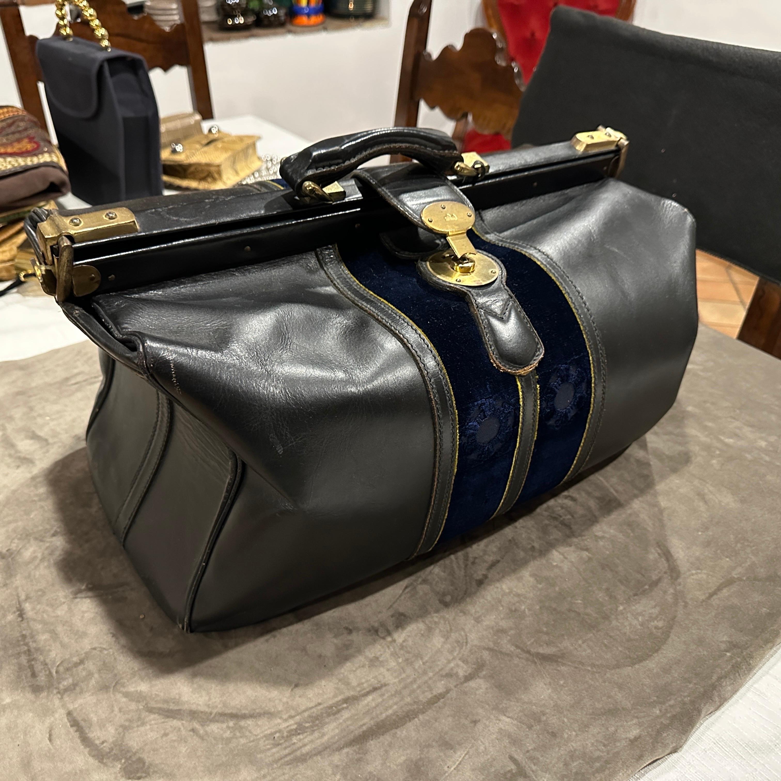 An High Quality 1970s Leather Velvet and Brass Duffel bag by Roberta di Camerino For Sale 16