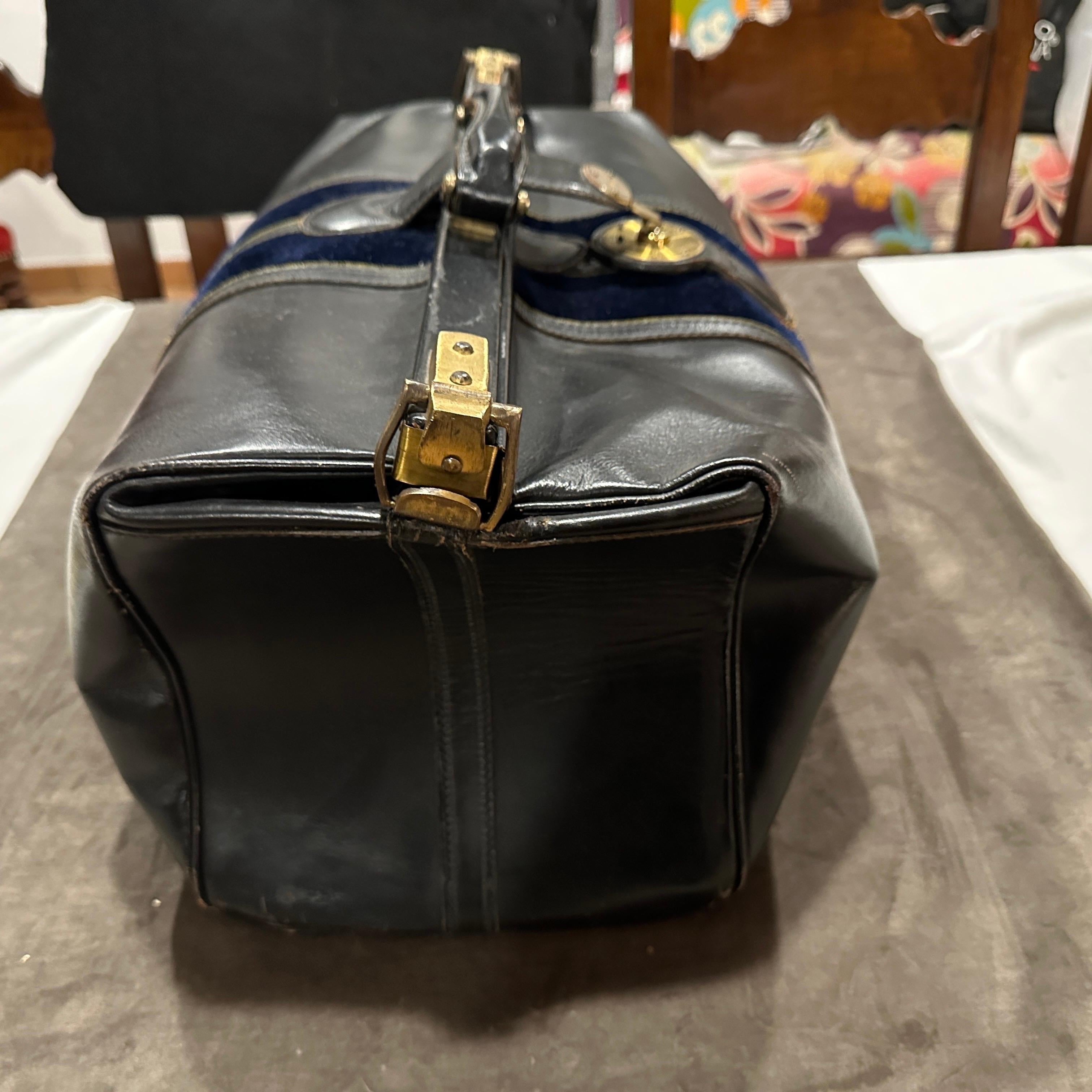 An High Quality 1970s Leather Velvet and Brass Duffel bag by Roberta di Camerino For Sale 3