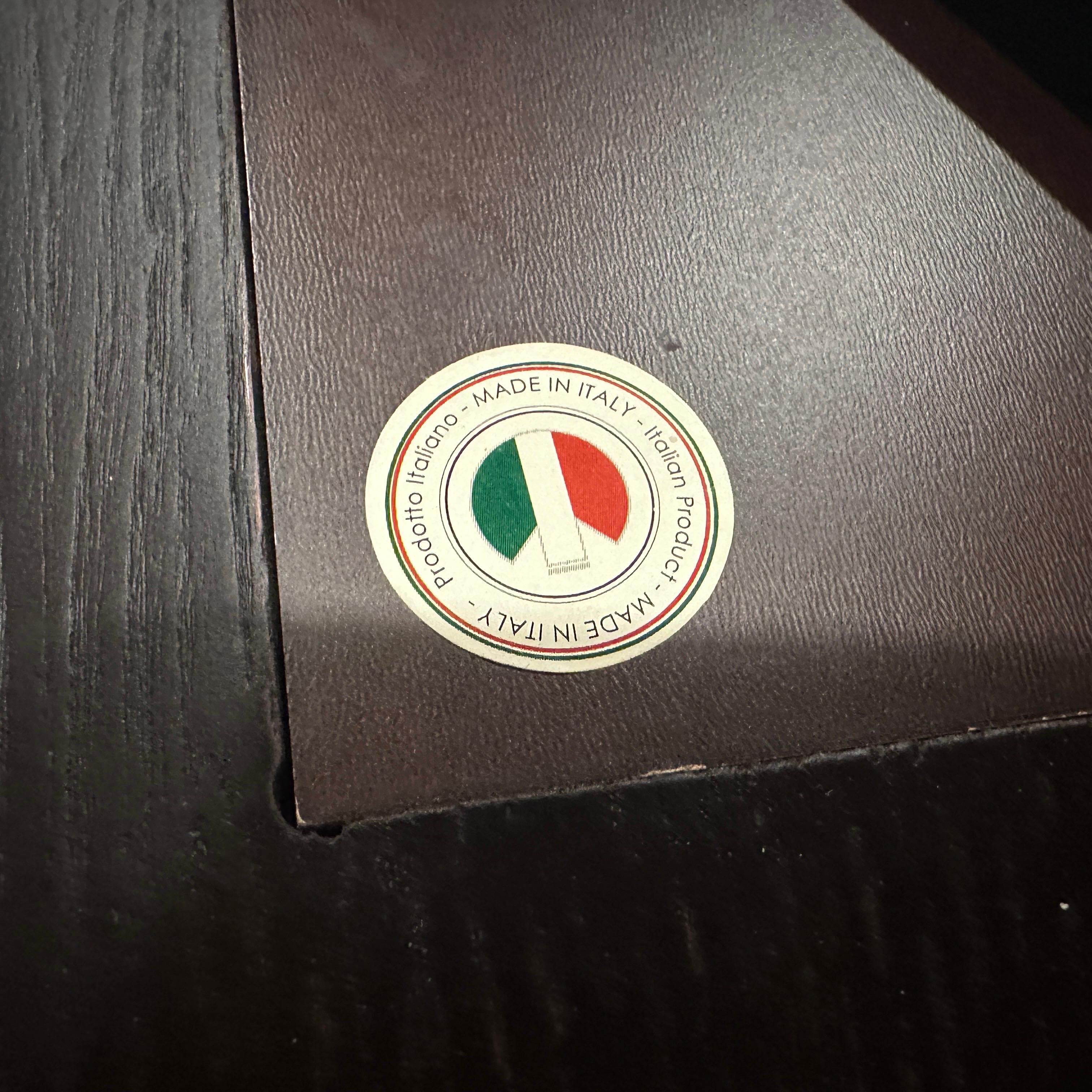An High Quality 1990s Modern Wood Italian Picture Frame by Borbonese For Sale 5