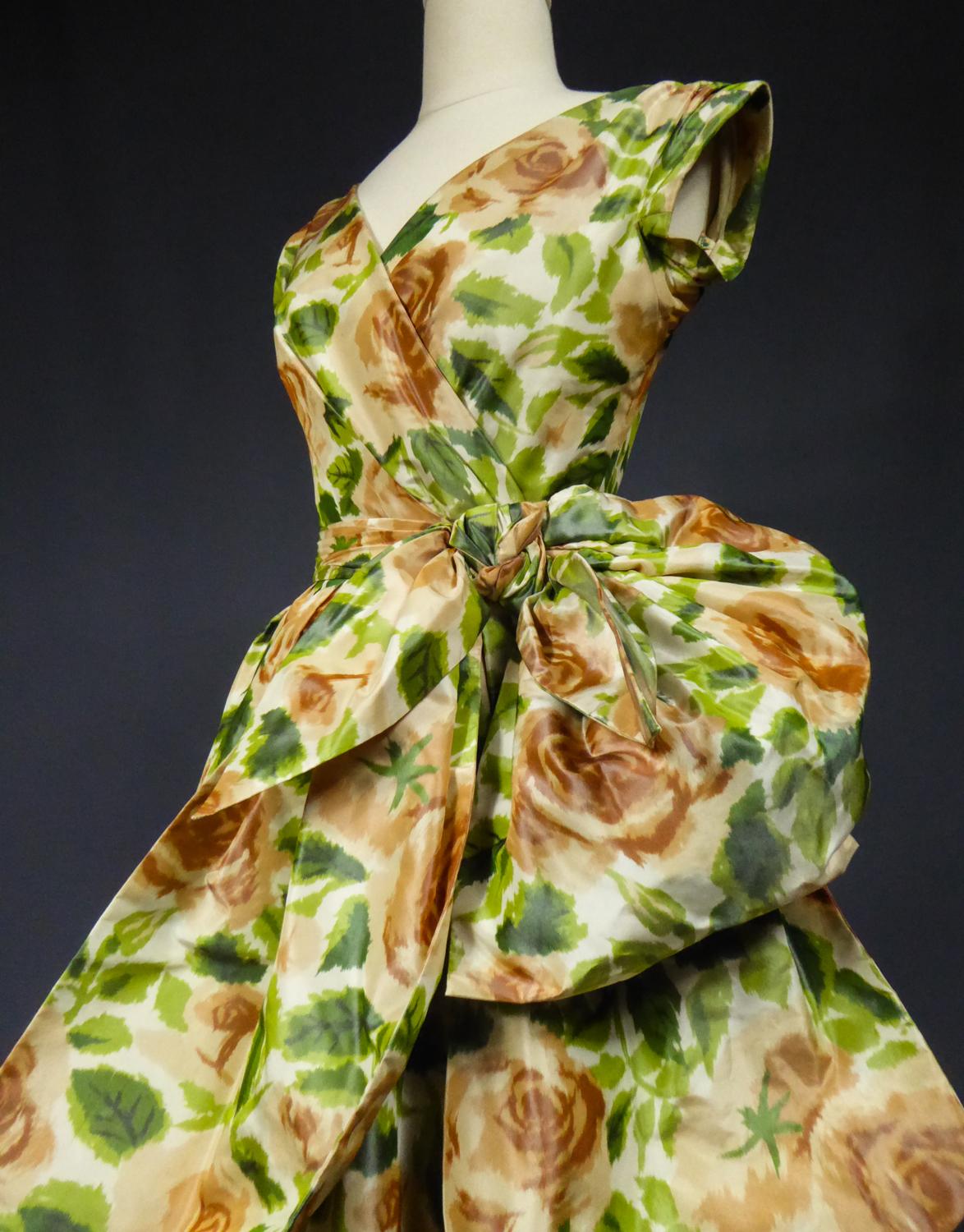 An Historical Christian Dior Printed Chiné Ball Gown Ligne Libre Collection 1957 In Excellent Condition In Toulon, FR