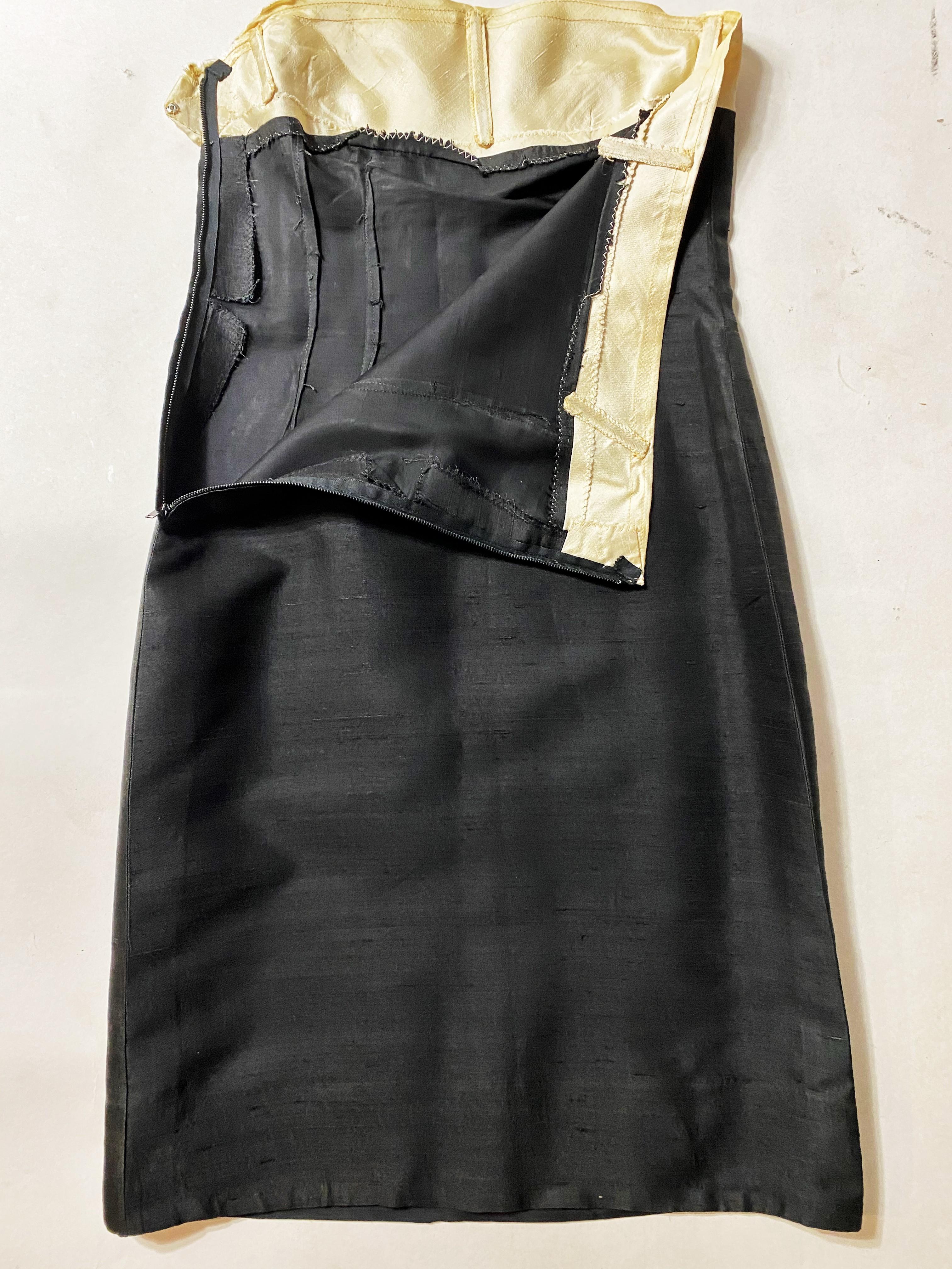 Ensemble de soirée Hubert de Givenchy Couture française en soie crème et noire Circa 1965 en vente 14