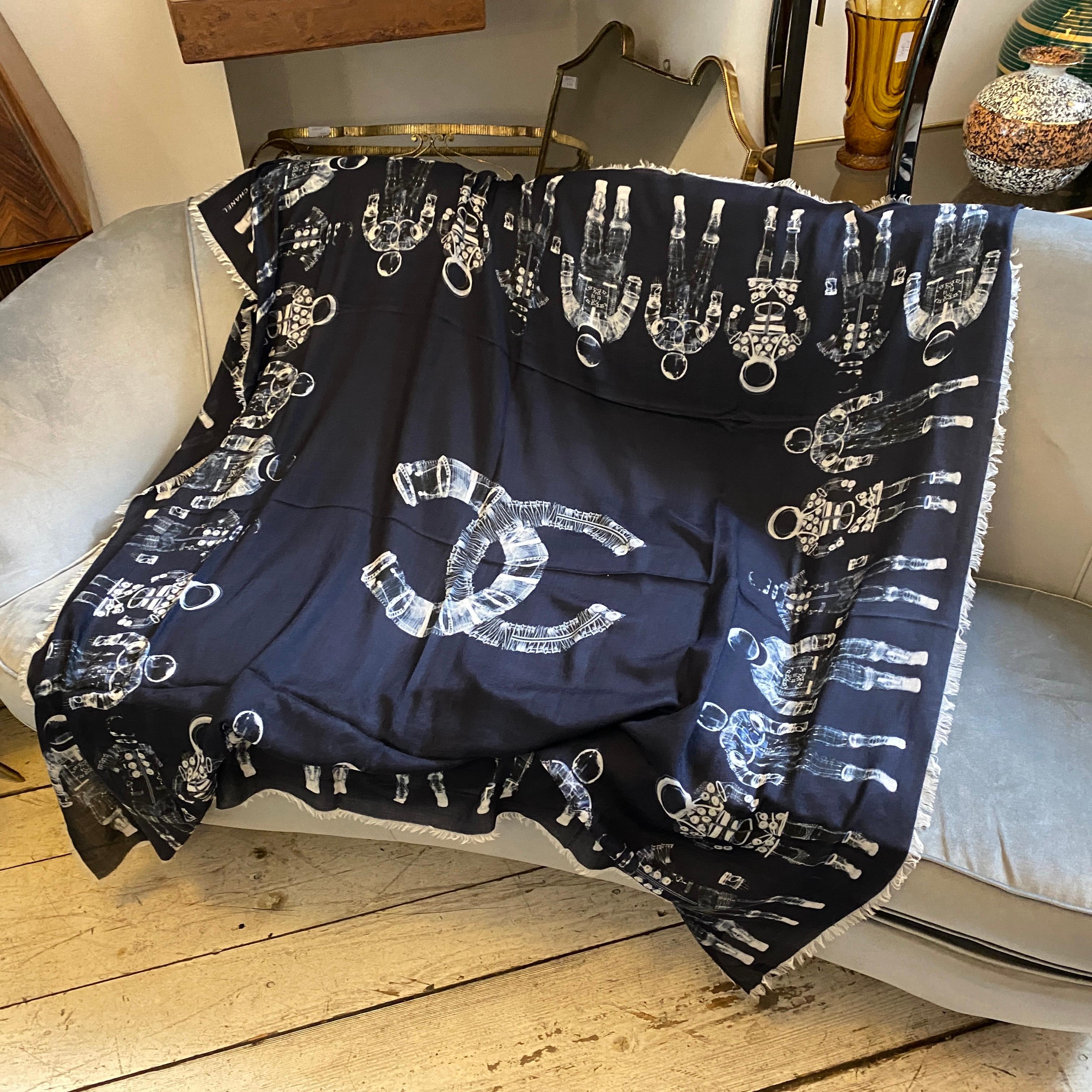 An Huge 2017 Blau Kaschmir Astronaut Schal von Chanel Damen