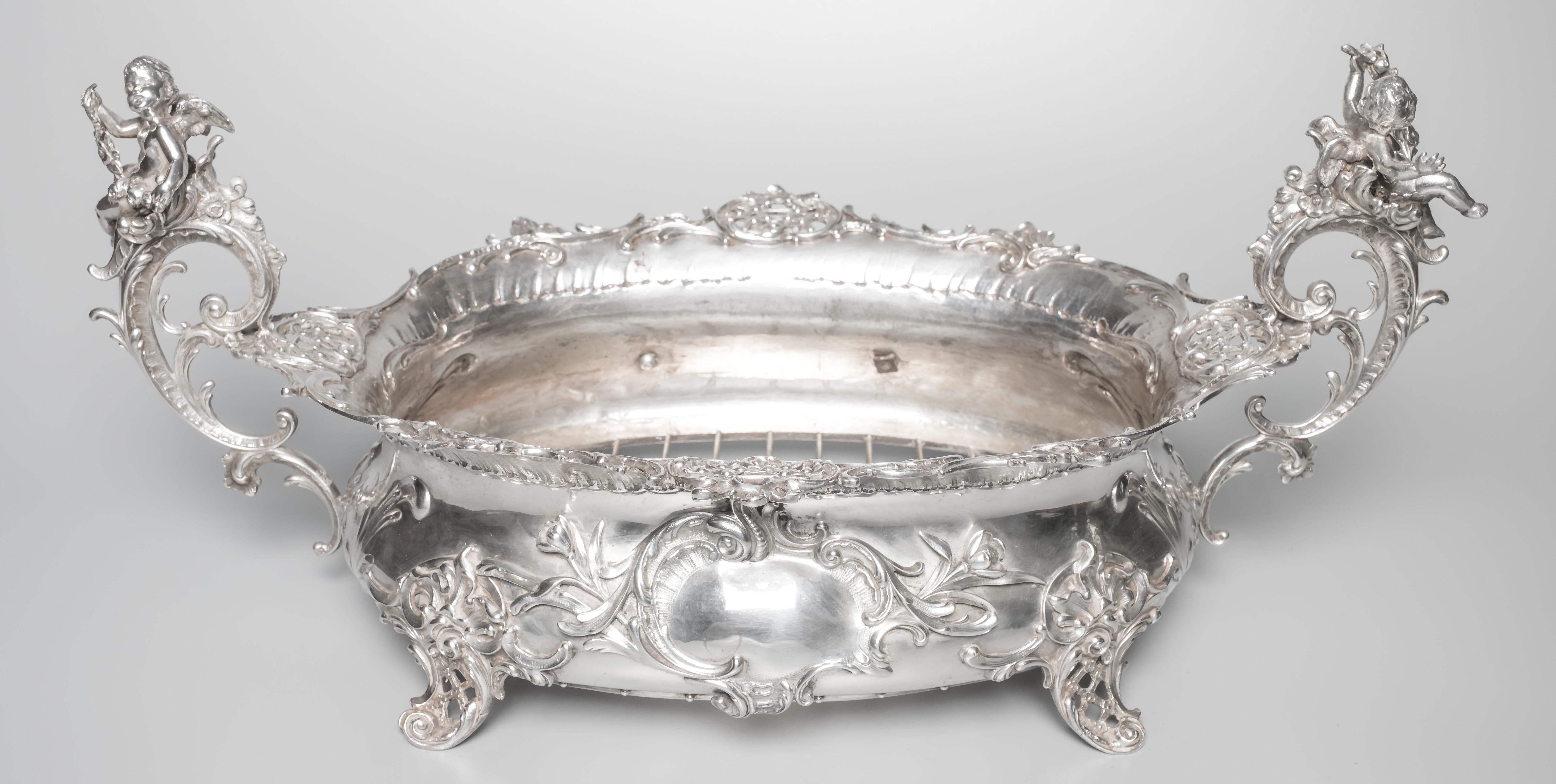 Hungarian Baroque Silver Plated Jardinière, 19th Century In Good Condition For Sale In Lantau, HK