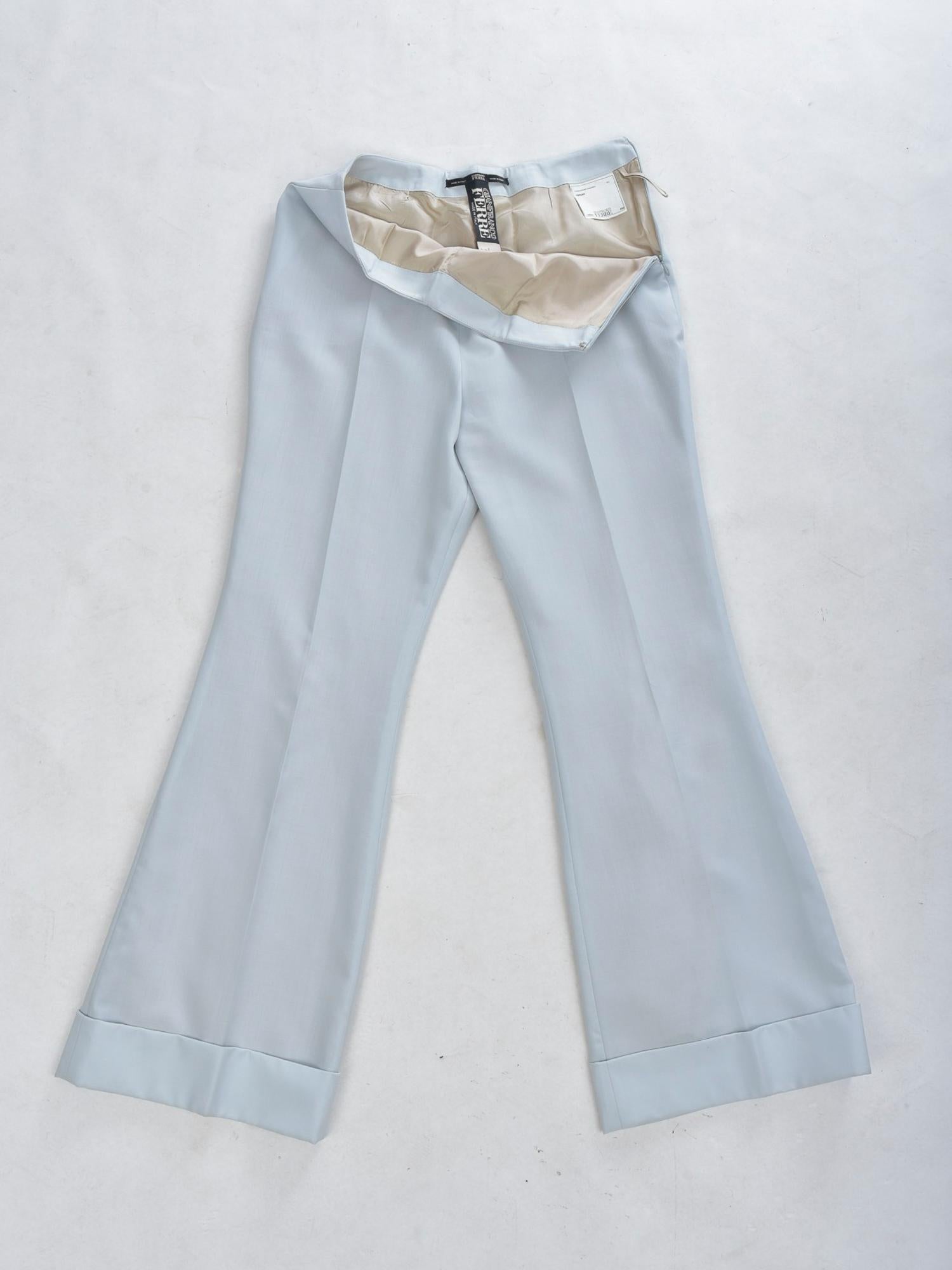 Costume pantalon de smoking bleu glace de Gianfranco Ferre - Italie, circa 1995 - 2000 en vente 1