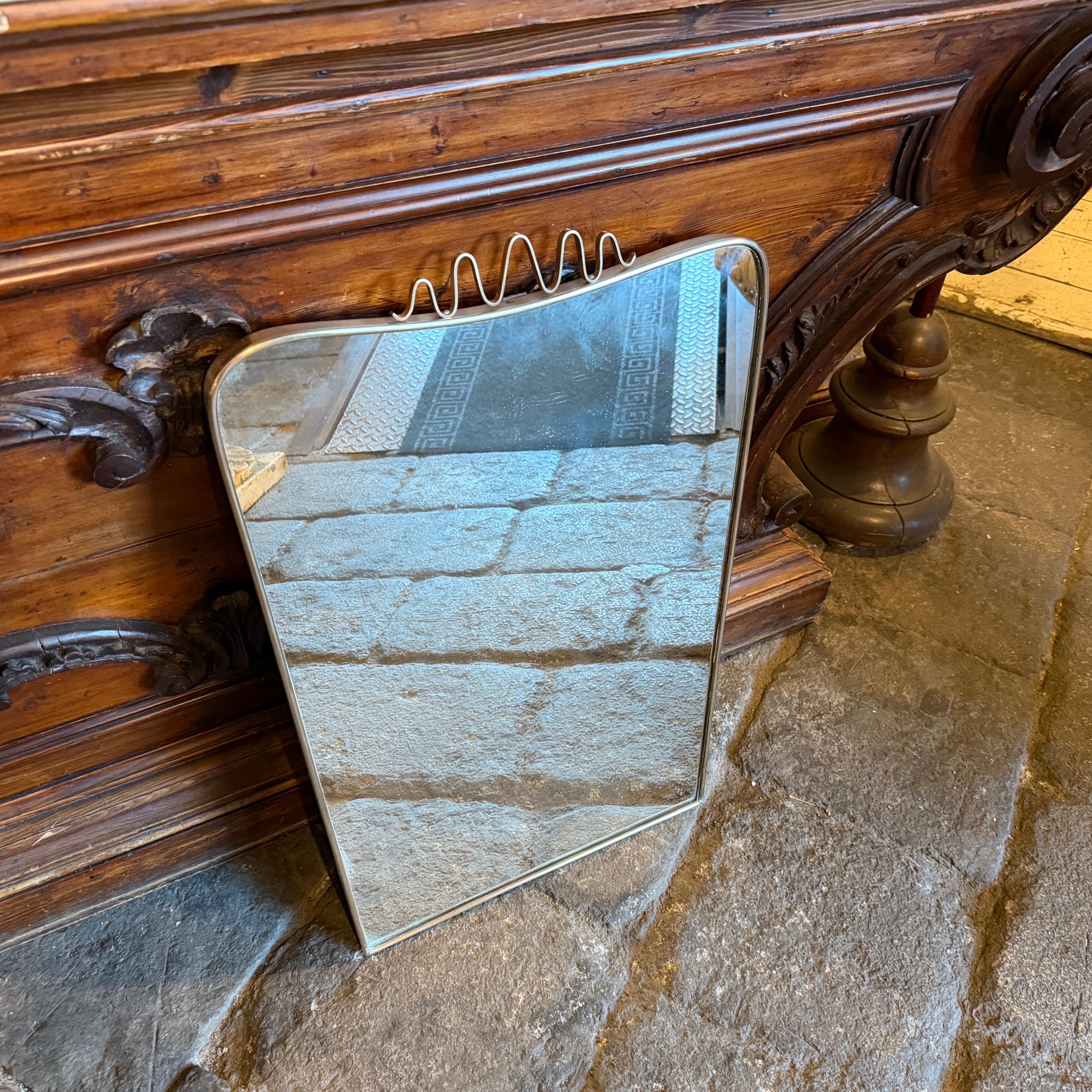 An Iconic 1950s Gio Ponti Mid-Century Modern Brass Italian Wall Mirror For Sale 5