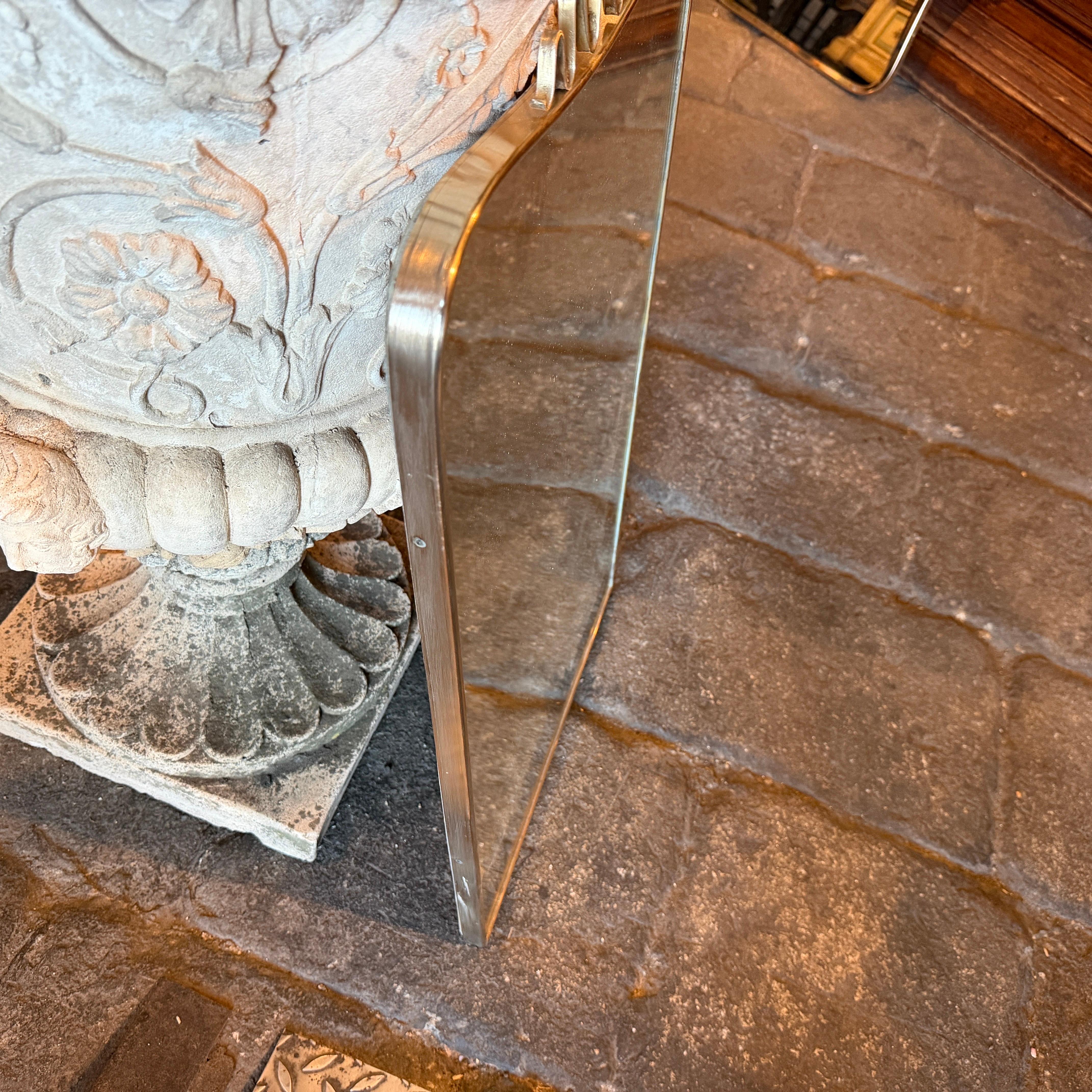 20th Century An Iconic 1950s Gio Ponti Mid-Century Modern Brass Italian Wall Mirror For Sale