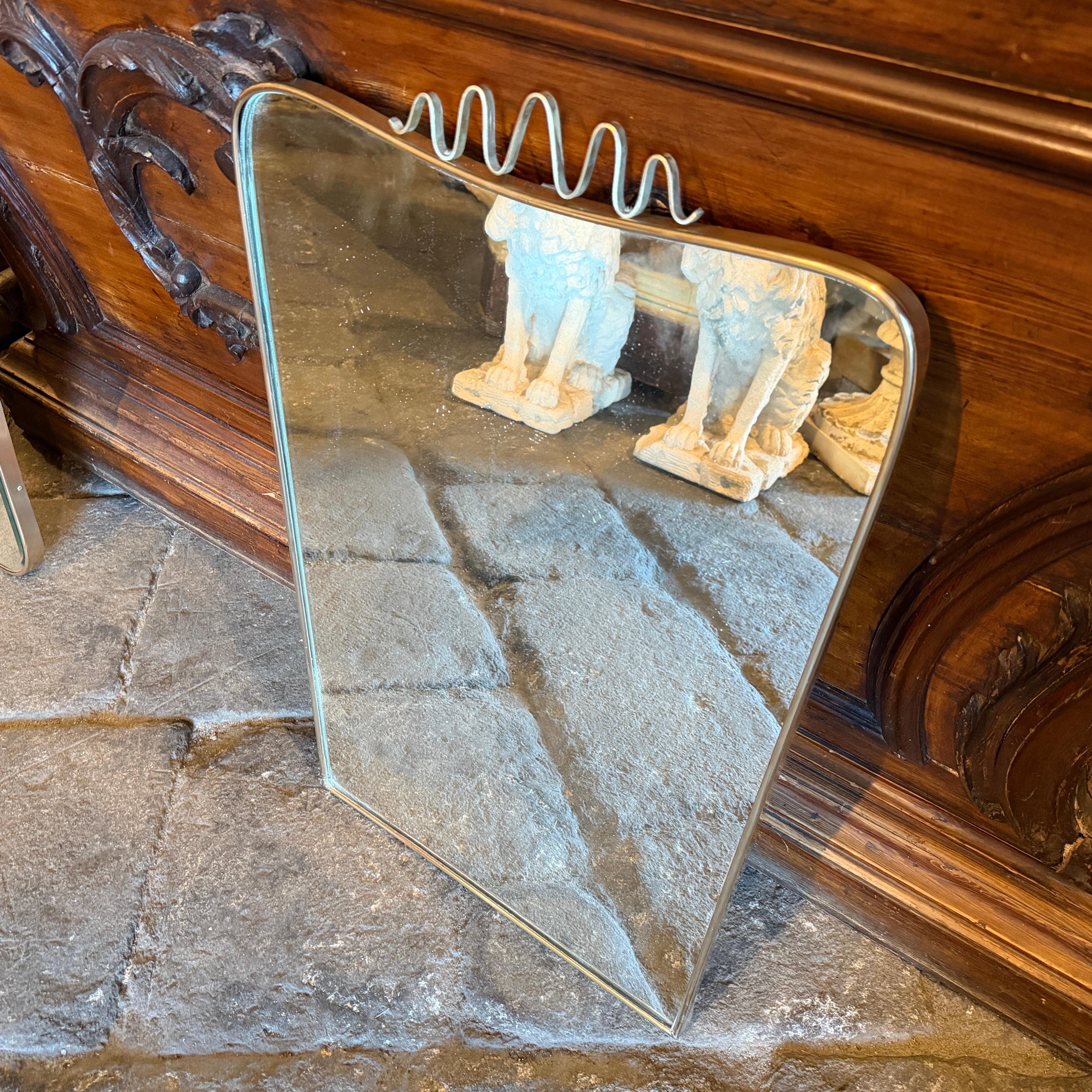 An Iconic 1950s Gio Ponti Mid-Century Modern Brass Italian Wall Mirror For Sale 4