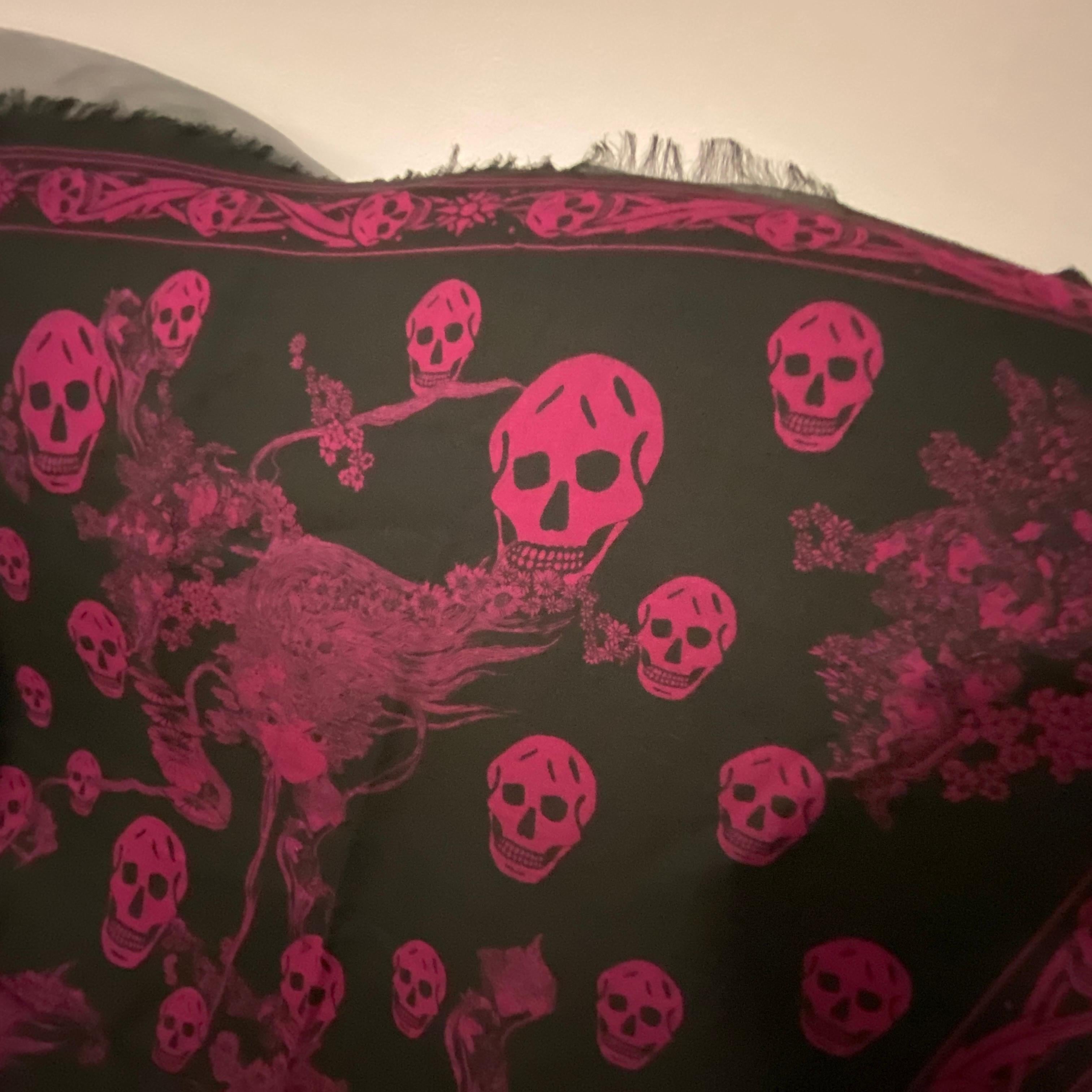 Women's An Iconic Alexander McQueen Black and Pink Skulls  Silk Scarf For Sale