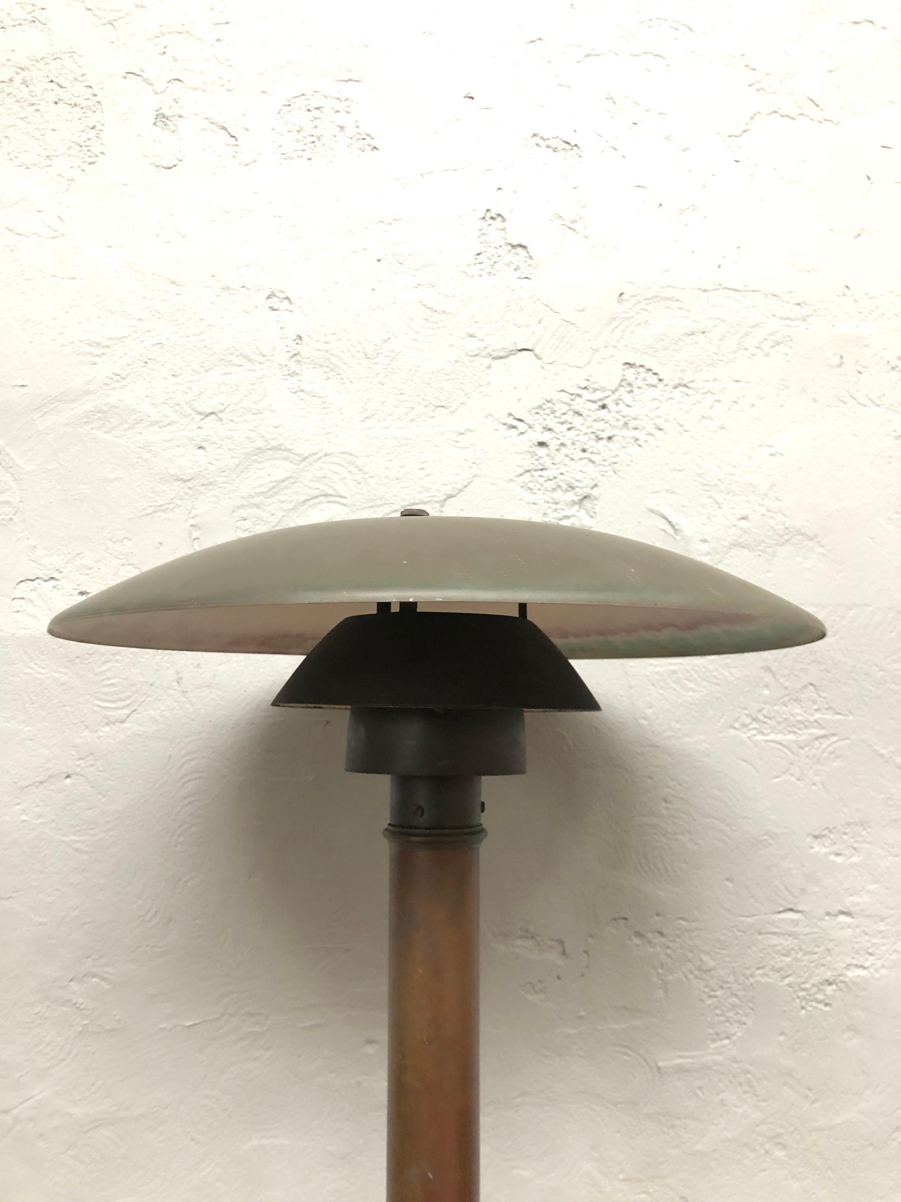 Danois Un Icone de Poul Henningsen  Lampe de jardin de Louis Poulsen en vente