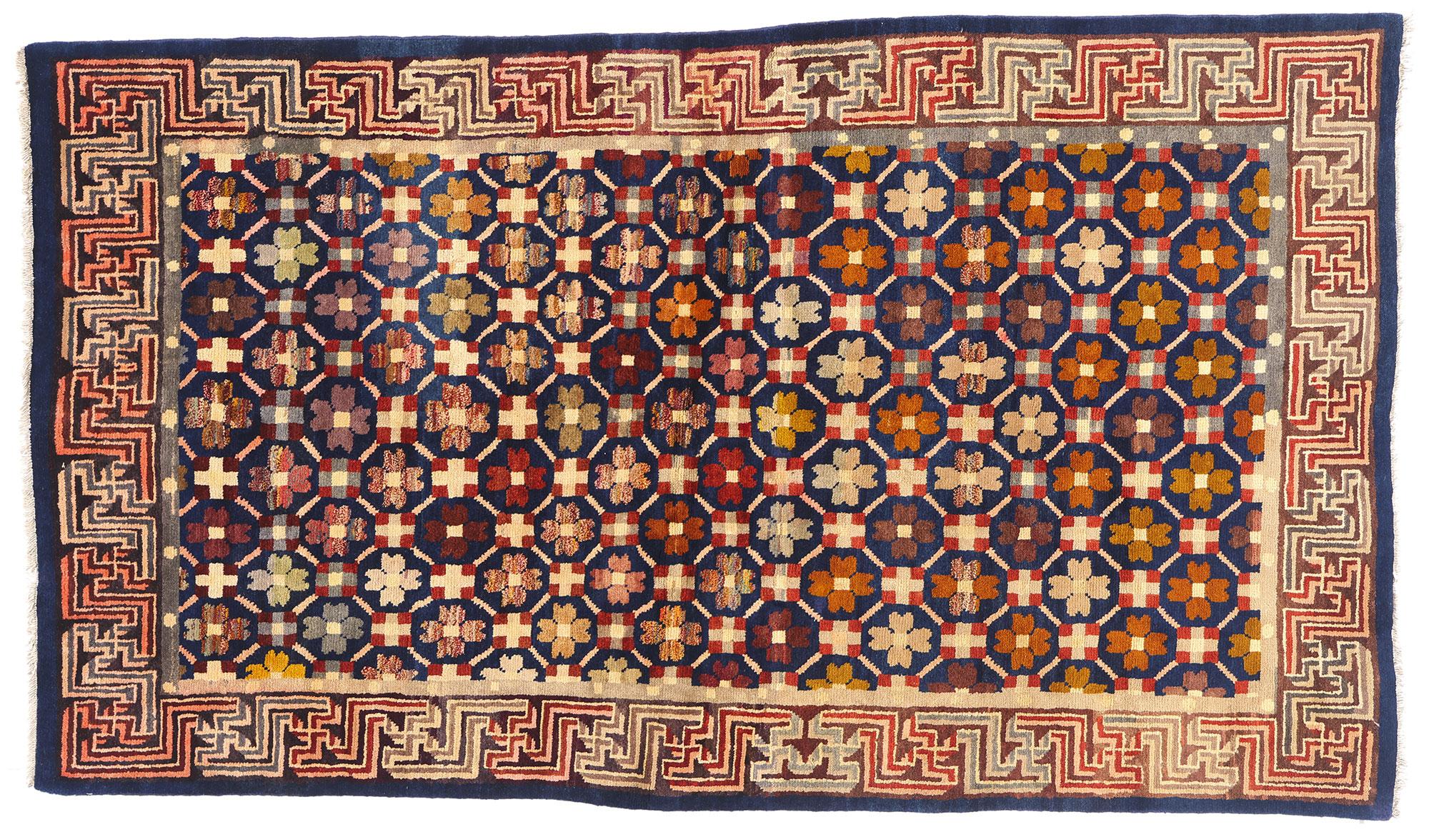 Un fiore di indaco imperiale: Antico capolavoro cinese di Eleganza di corte a Pechino in vendita 3