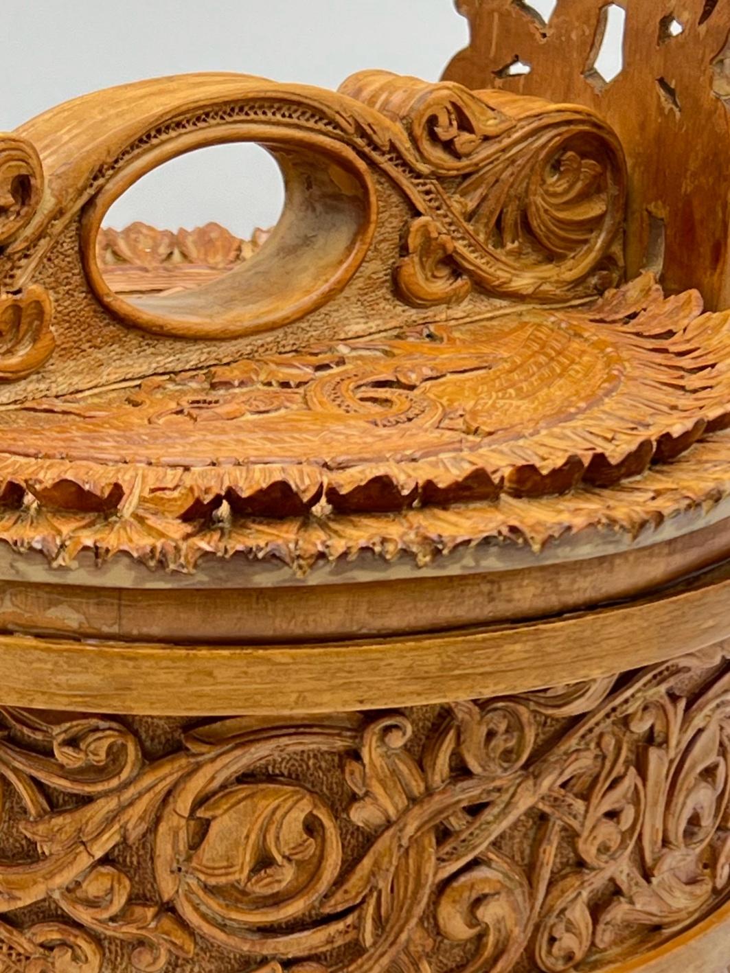 An Important Carved Pine Bucket by Lars Kinsarvik (1846-1925), Norway, c.1900 For Sale 11