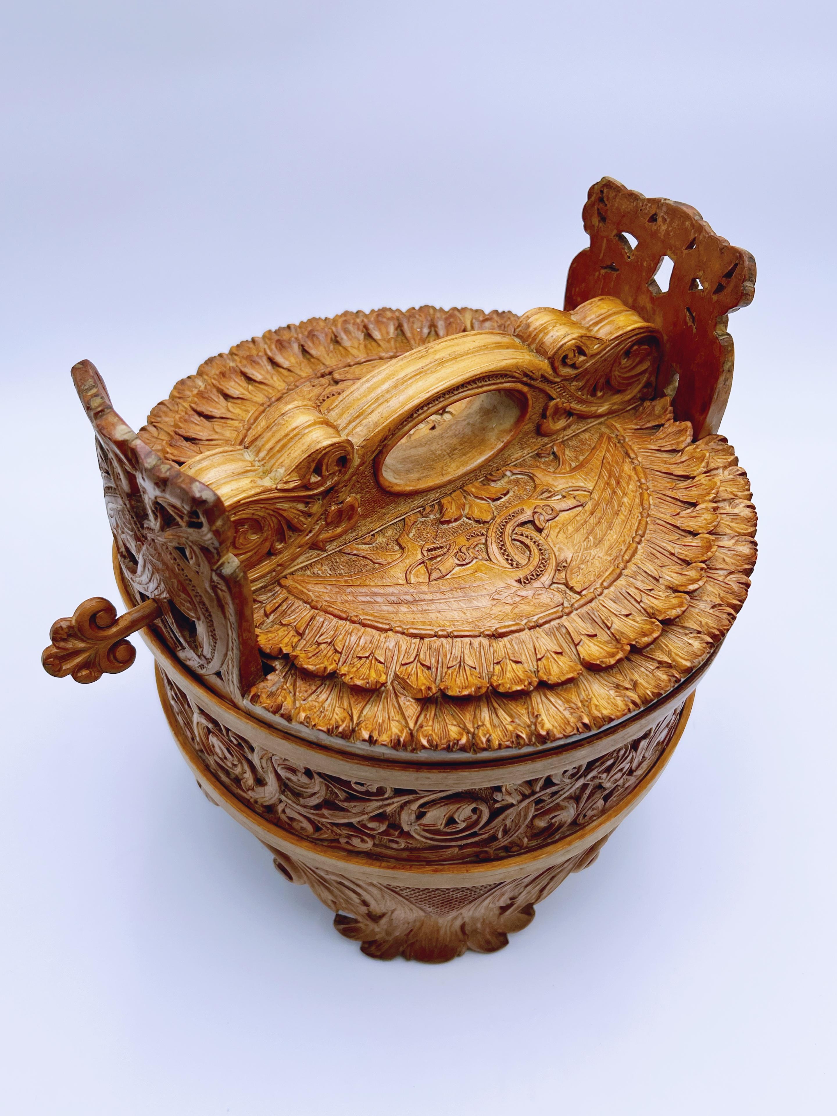 Norwegian An Important Carved Pine Bucket by Lars Kinsarvik (1846-1925), Norway, c.1900 For Sale