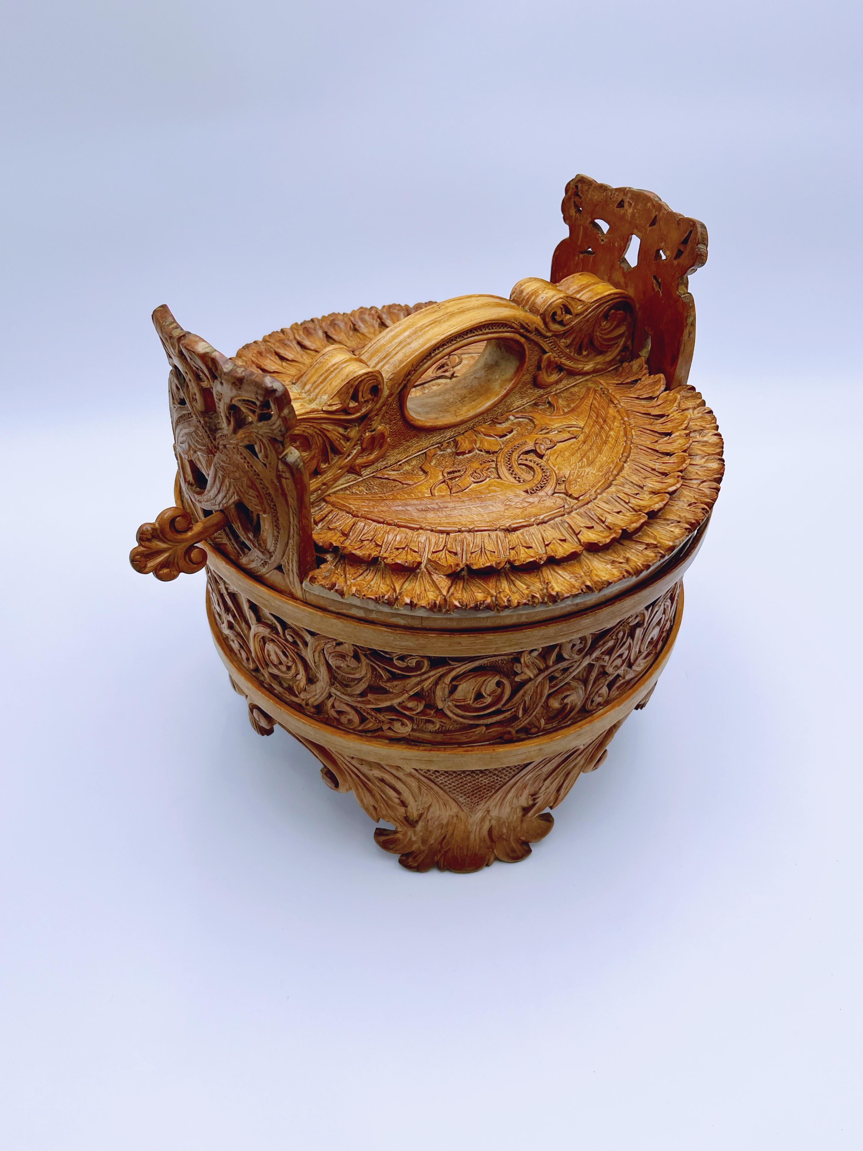 Hand-Carved An Important Carved Pine Bucket by Lars Kinsarvik (1846-1925), Norway, c.1900 For Sale
