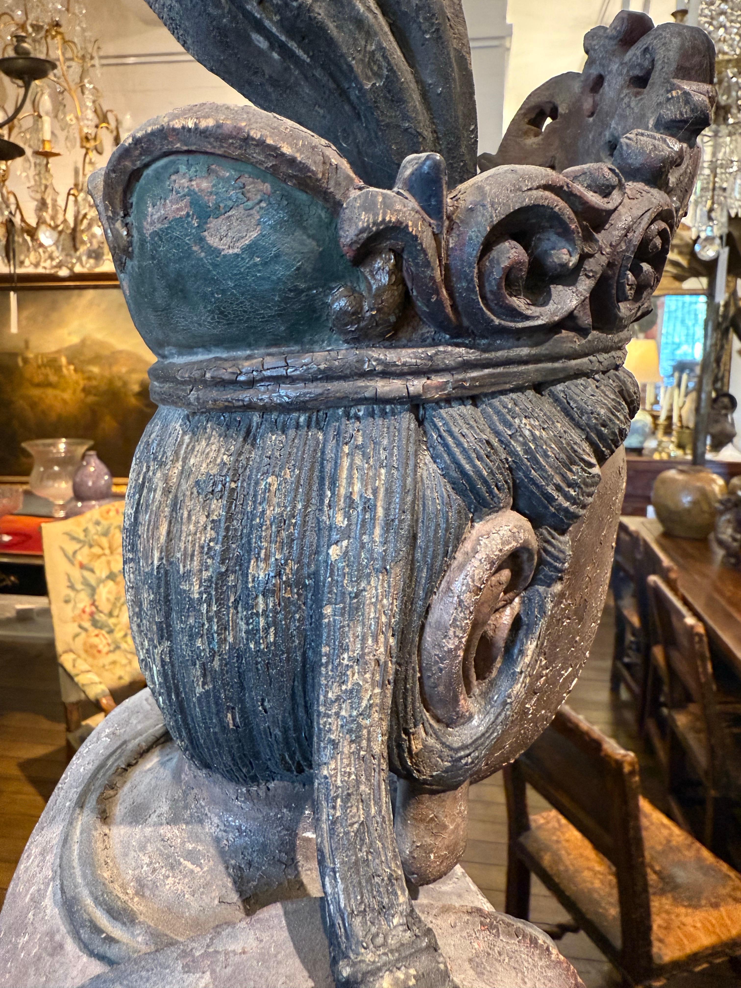 Importante figurine chinoise en bois sculpté représentant Guanyin, dynastie Ming, XVIIe siècle Bon état - En vente à ARMADALE, VIC