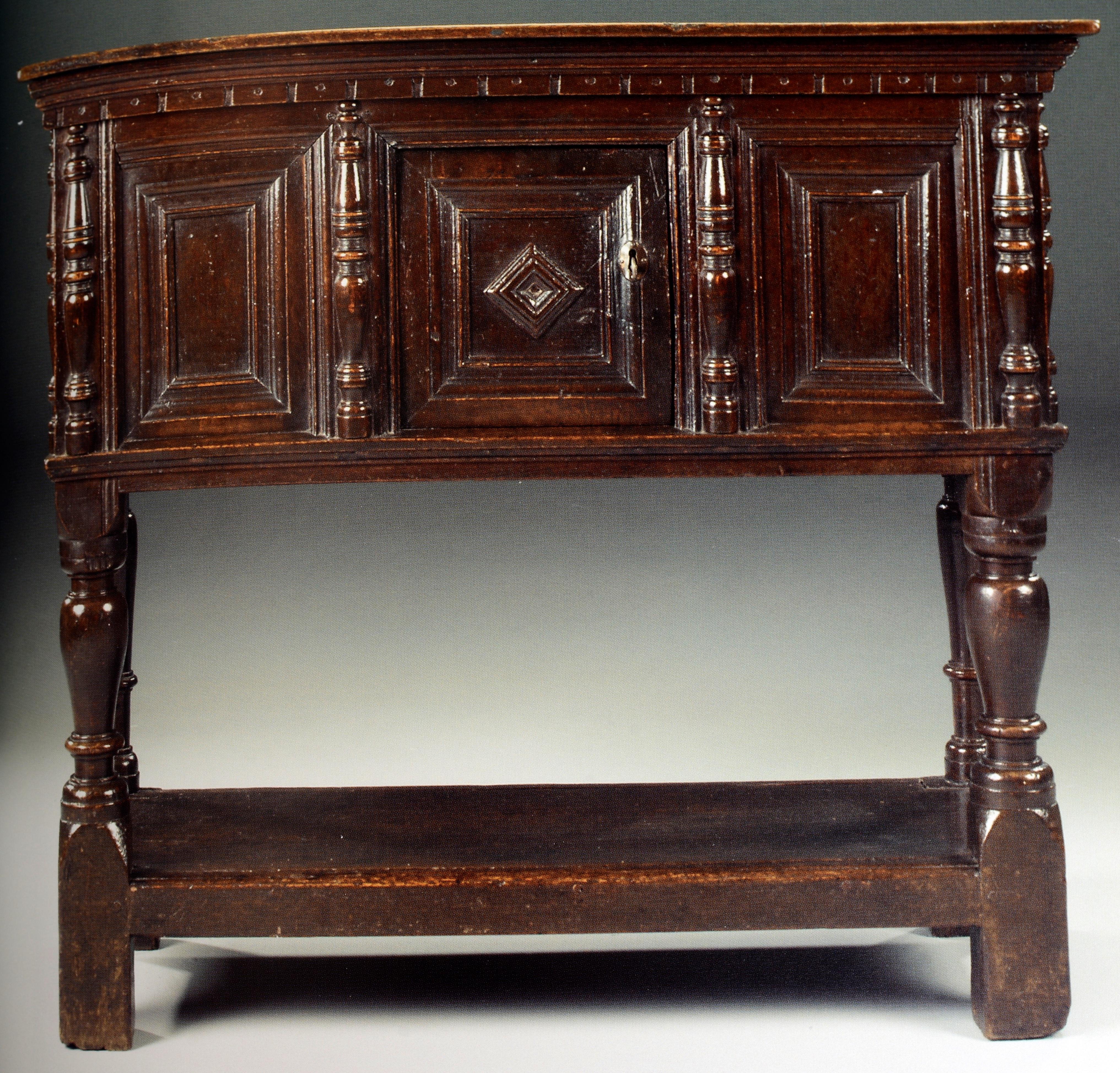 Important Collection of Early Oak Furniture & Metalwork from the Manor House In Excellent Condition For Sale In valatie, NY