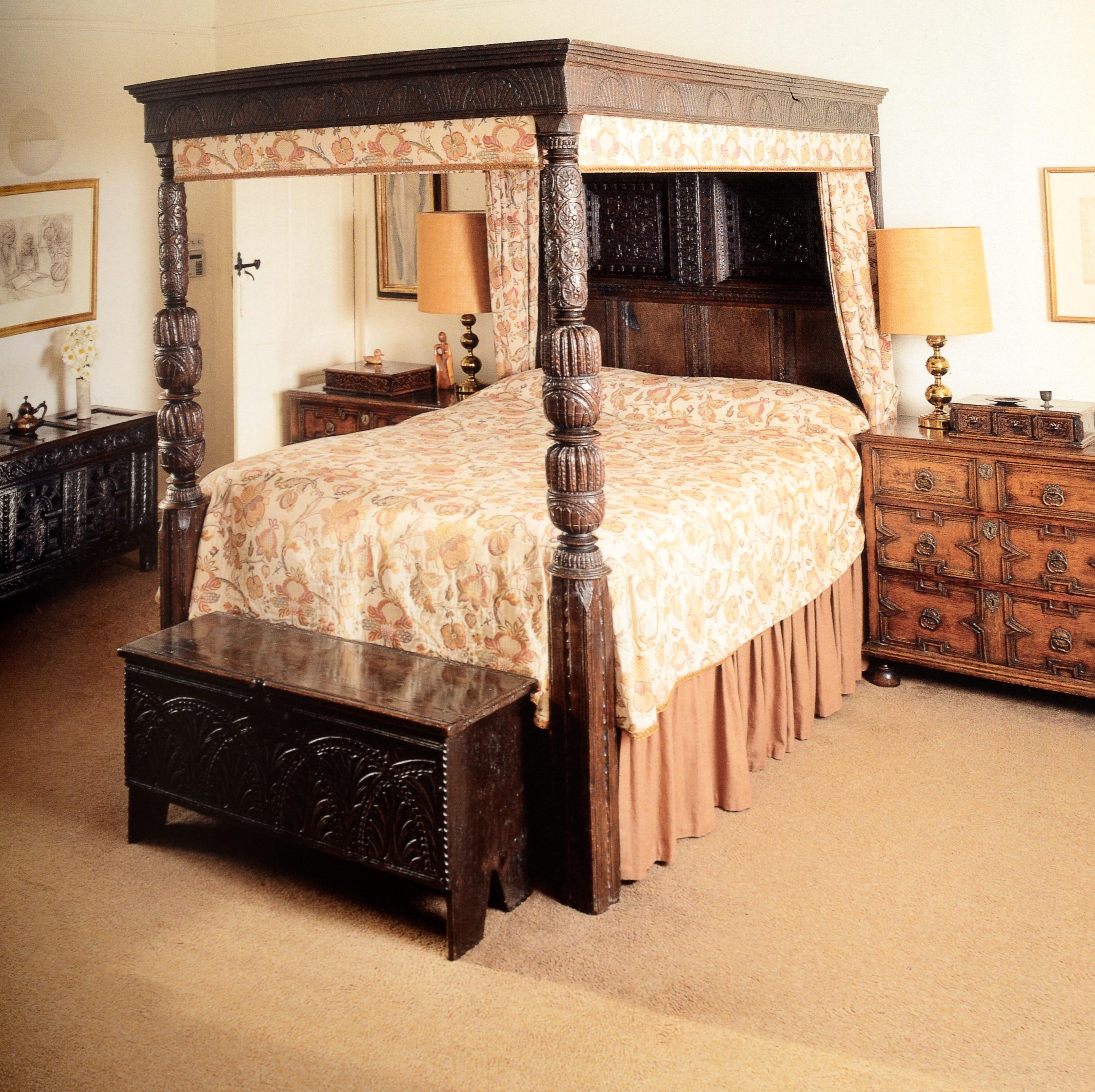 Important Collection of Early Oak Furniture & Metalwork from the Manor House For Sale 1