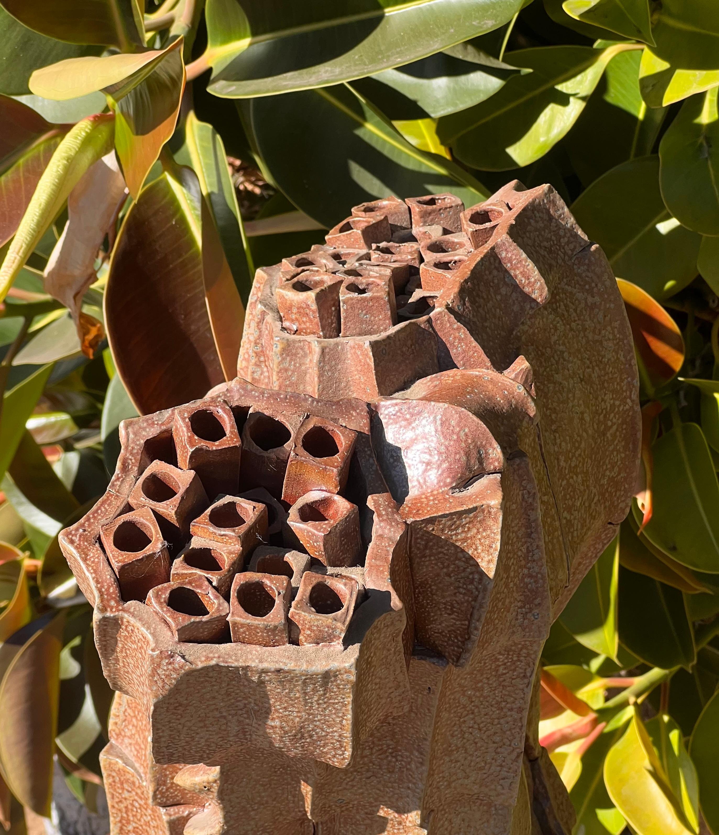 Importante torso masculino de cerámica cubista deconstruida, firmado por el artista, s. XX. en venta 3