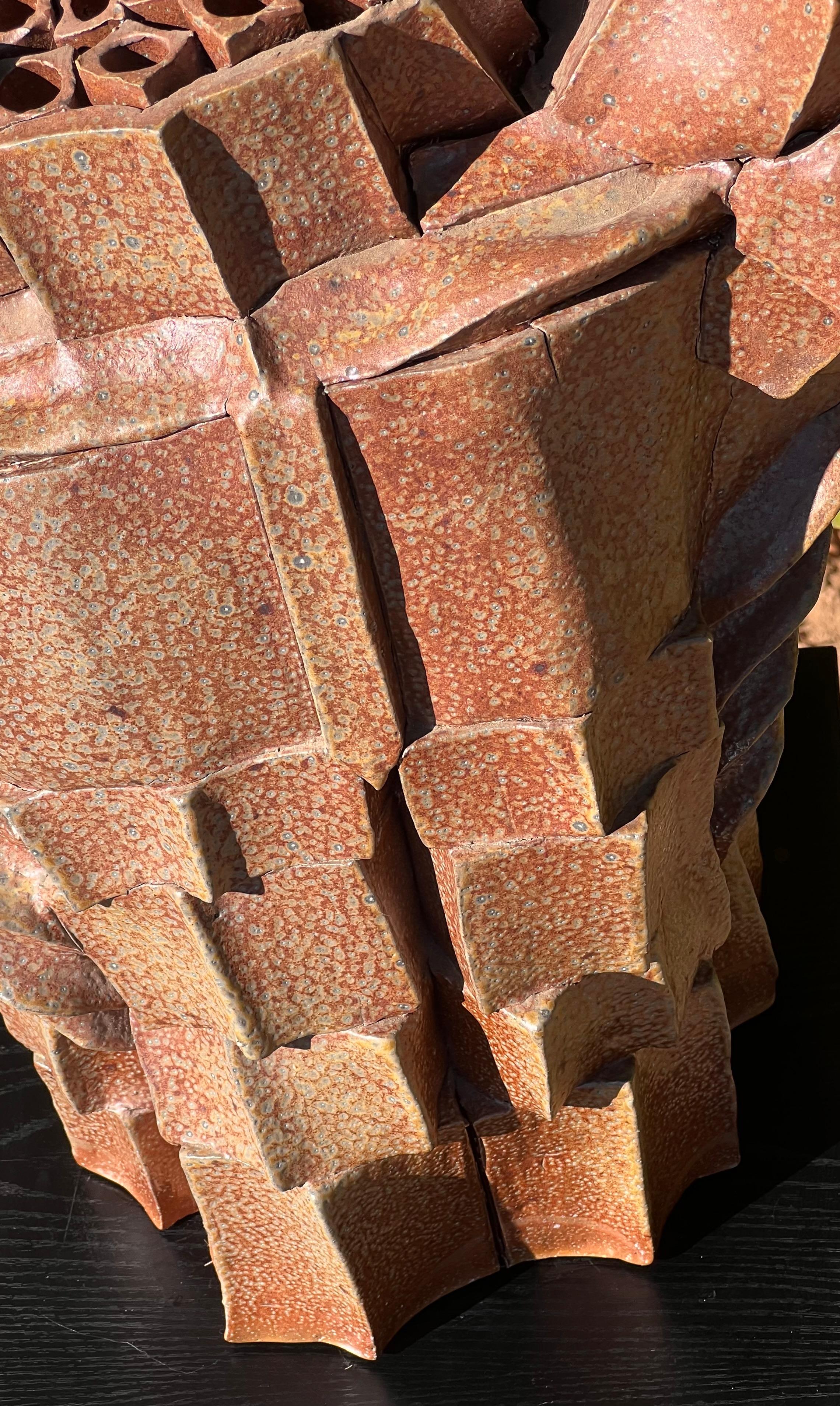 Importante torso masculino de cerámica cubista deconstruida, firmado por el artista, s. XX. en venta 4