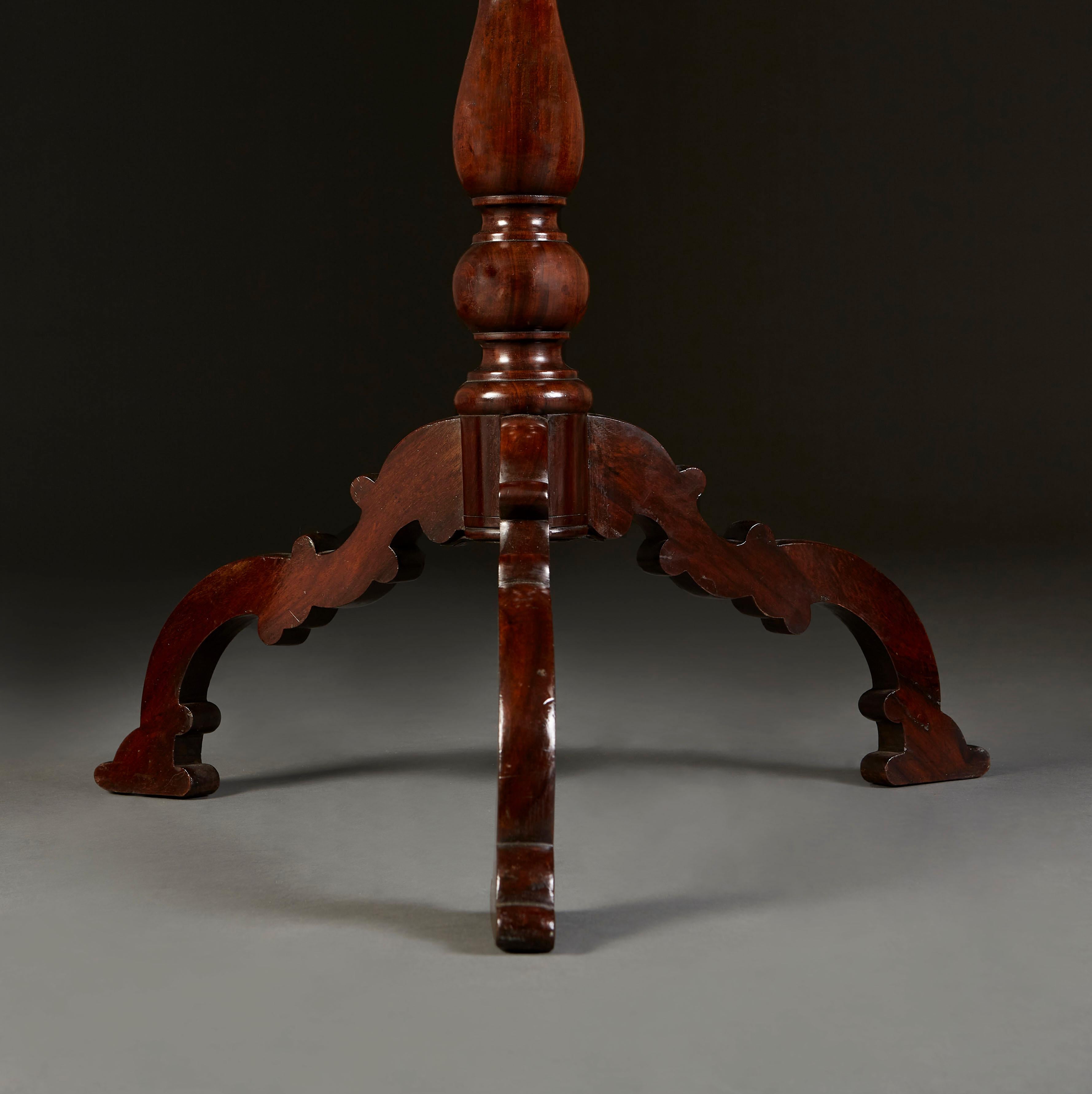 Important Early 19th Century Marquetry Table with Concealed Writing Desk 4
