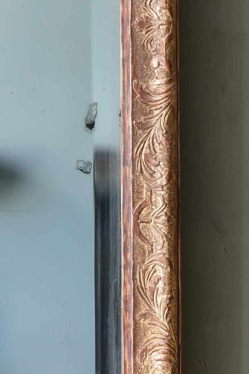 Anglais Important miroir d'embarcadère en bois doré sculpté de style George I, attribuable à l'artiste. John Belchier en vente