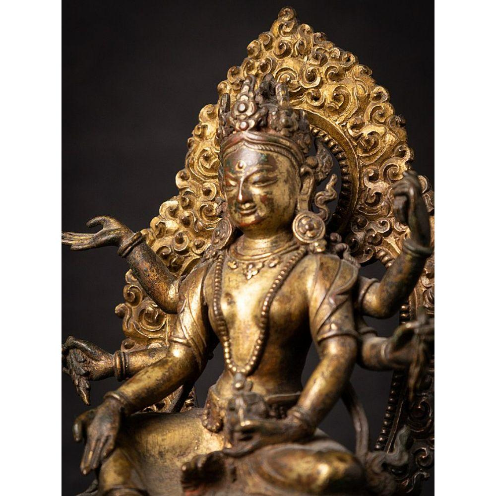 Eine bedeutende Gild-Bronzefigur des Vasudhara aus Nepal im Angebot 6