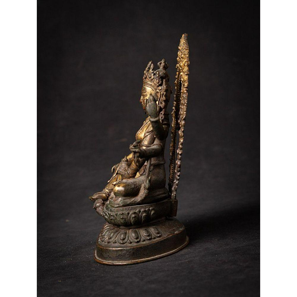 Eine bedeutende Gild-Bronzefigur des Vasudhara aus Nepal (Nepalesisch) im Angebot
