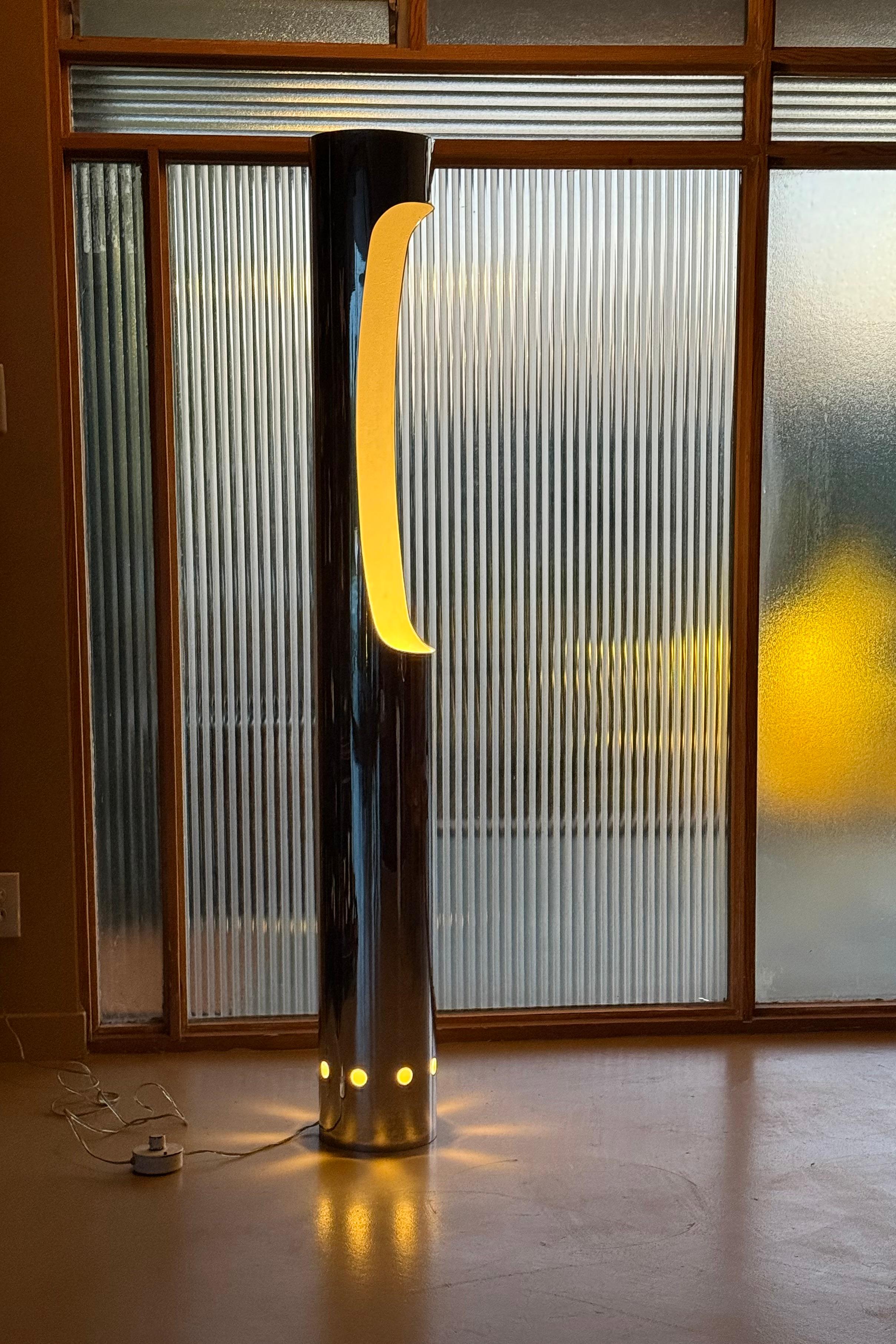 Important lampadaire à colonne chromée du milieu du siècle, vers 1970 en vente 1