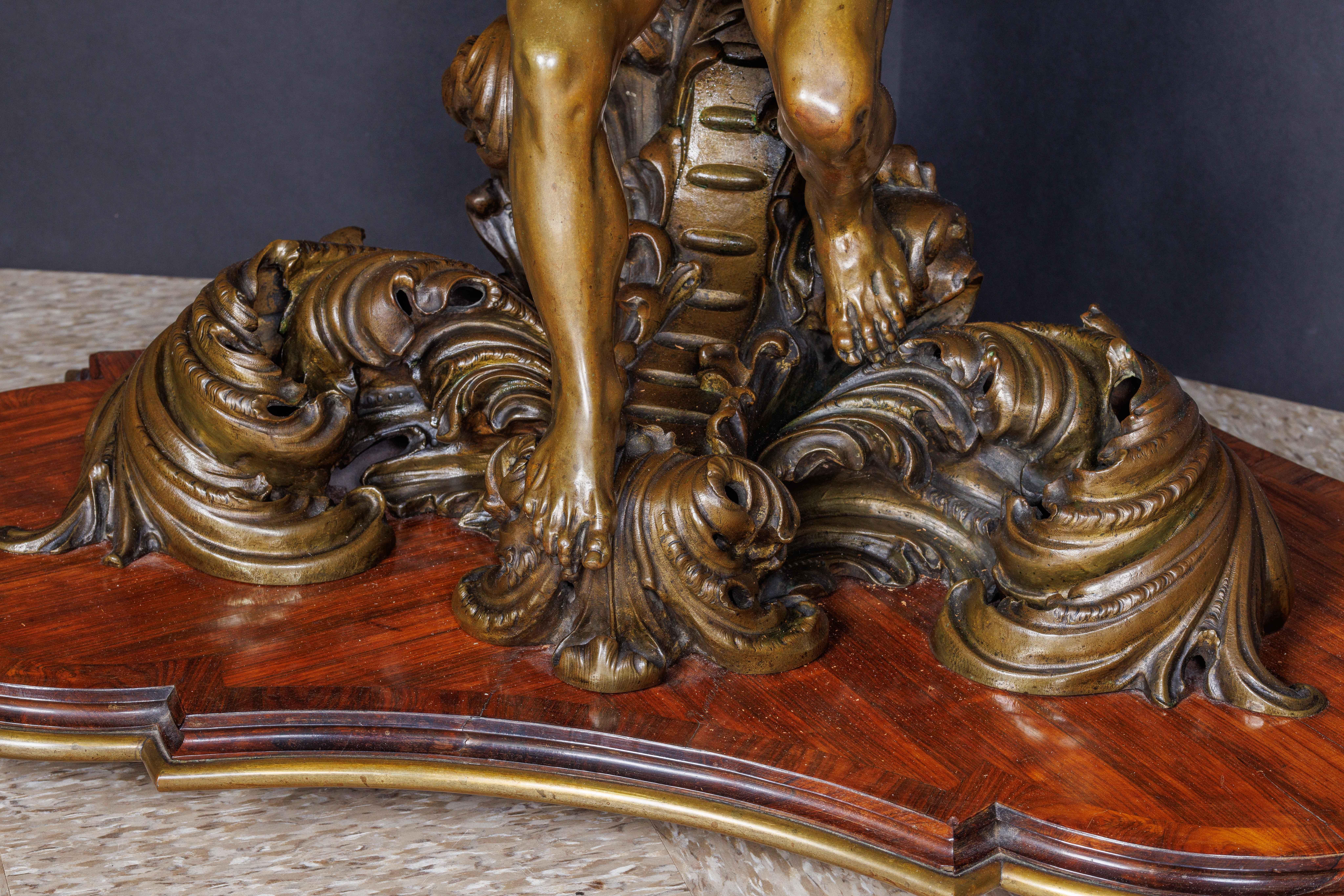 Napoleone III Un importante tavolo figurativo italiano in legno di re e bronzo patinato, CIRCA 1870 in vendita