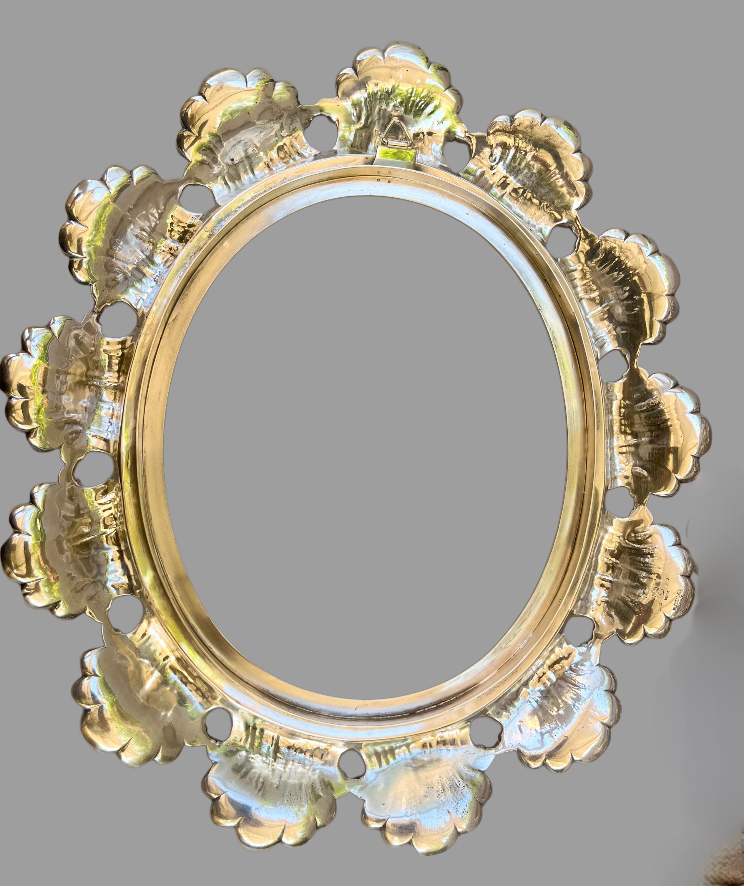 An important large Italian sterling silver picture frame by Buccellati, 20th c. For Sale 5
