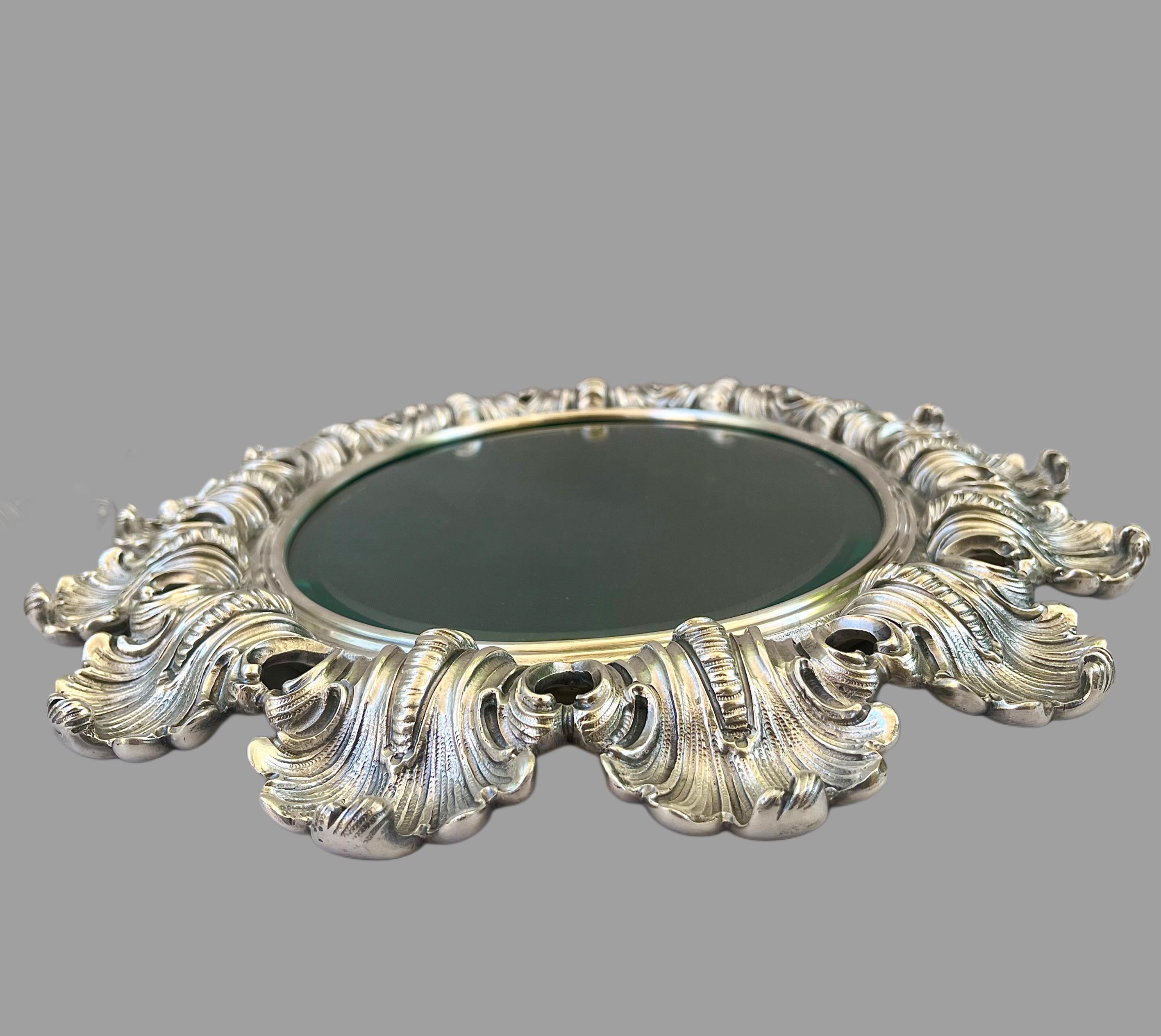 An important large Italian sterling silver picture frame by Buccellati, 20th c. For Sale 8