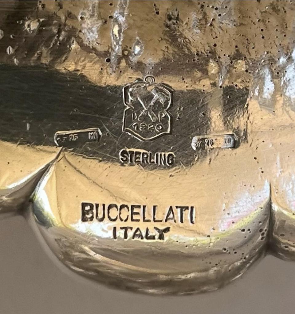An important large Italian sterling silver picture frame by Buccellati, 20th c. For Sale 12