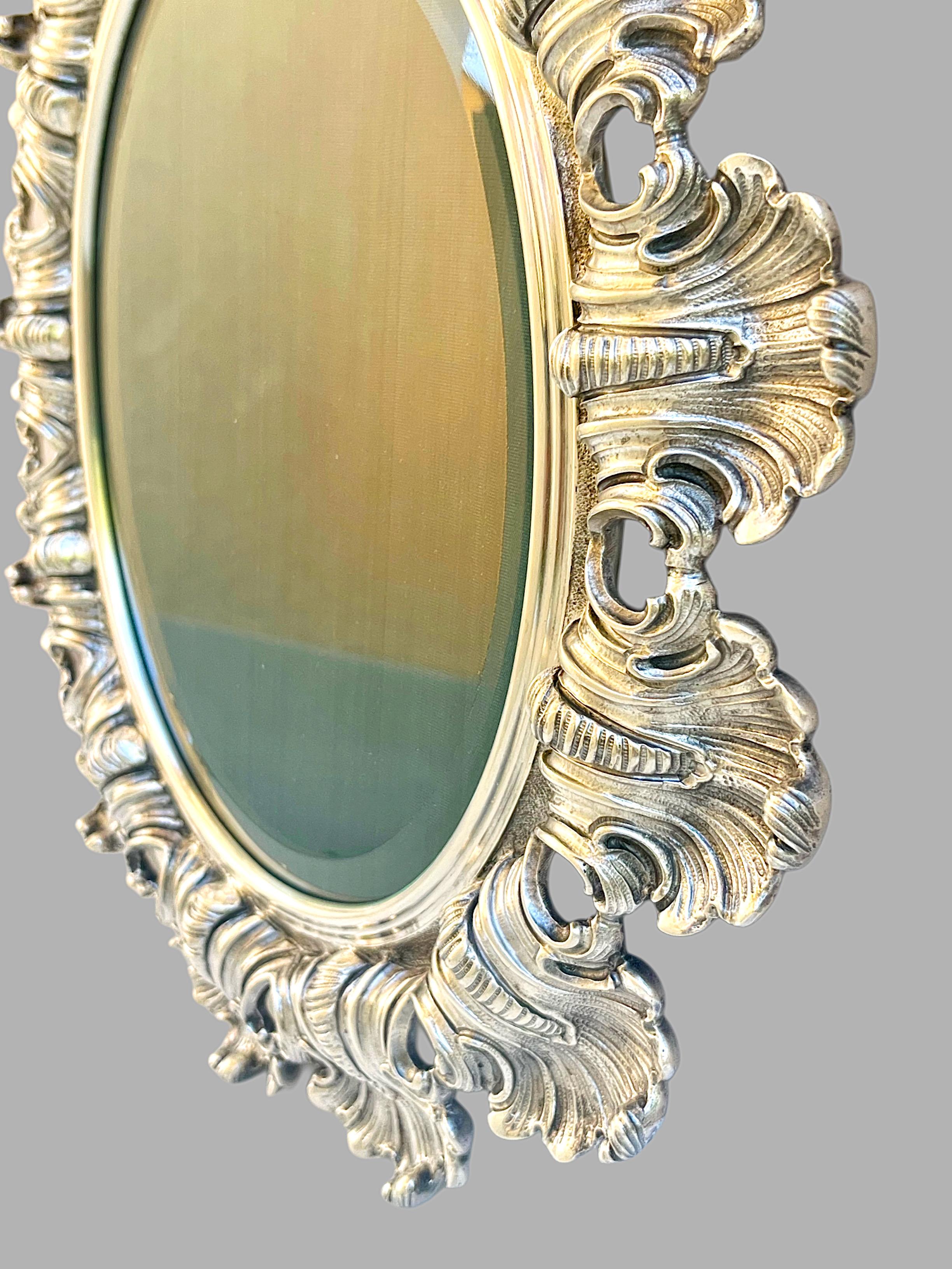 An important large Italian sterling silver picture frame by Buccellati, 20th c. In Good Condition For Sale In View Park, CA