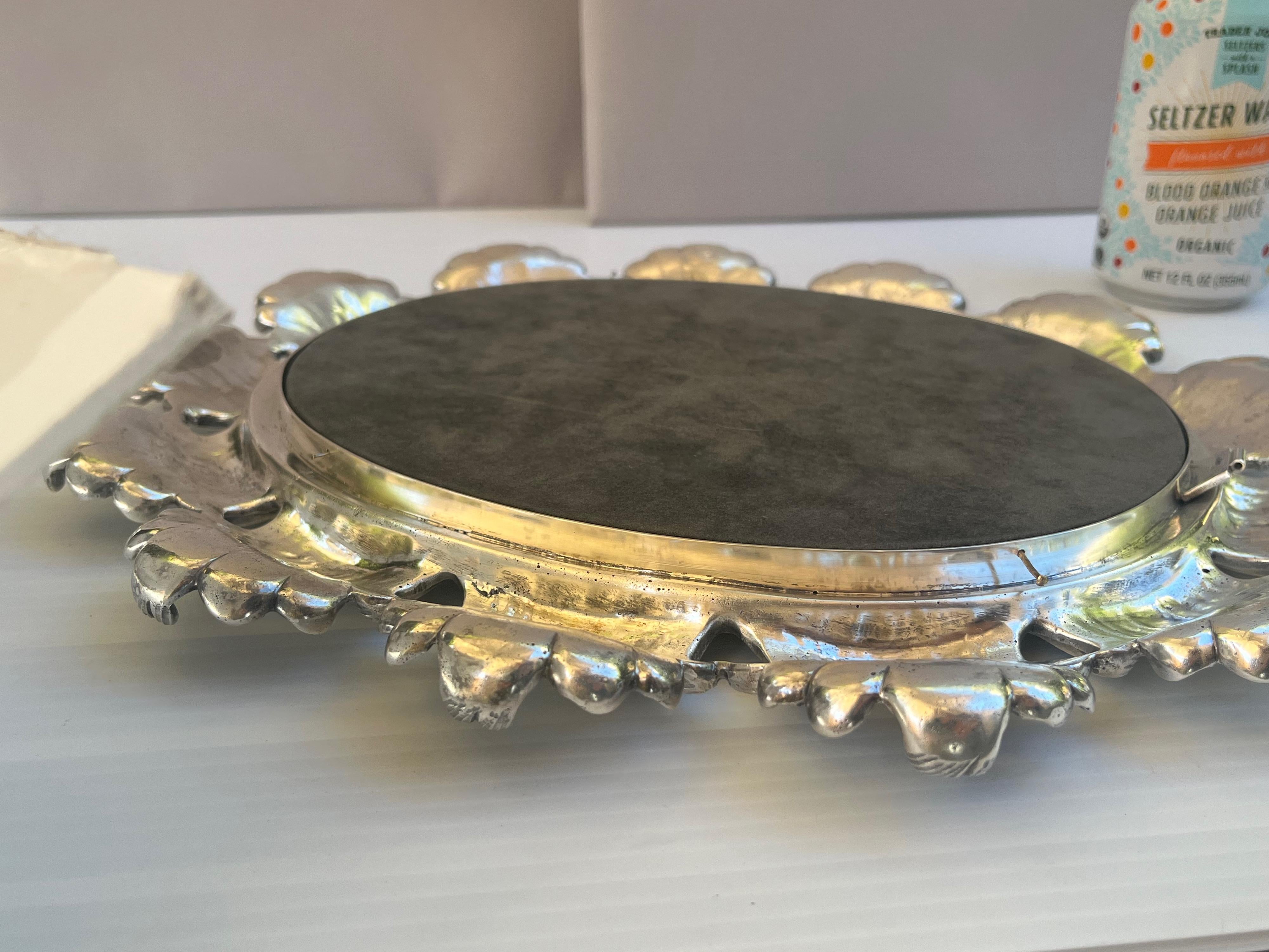 An important large Italian sterling silver picture frame by Buccellati, 20th c. For Sale 1