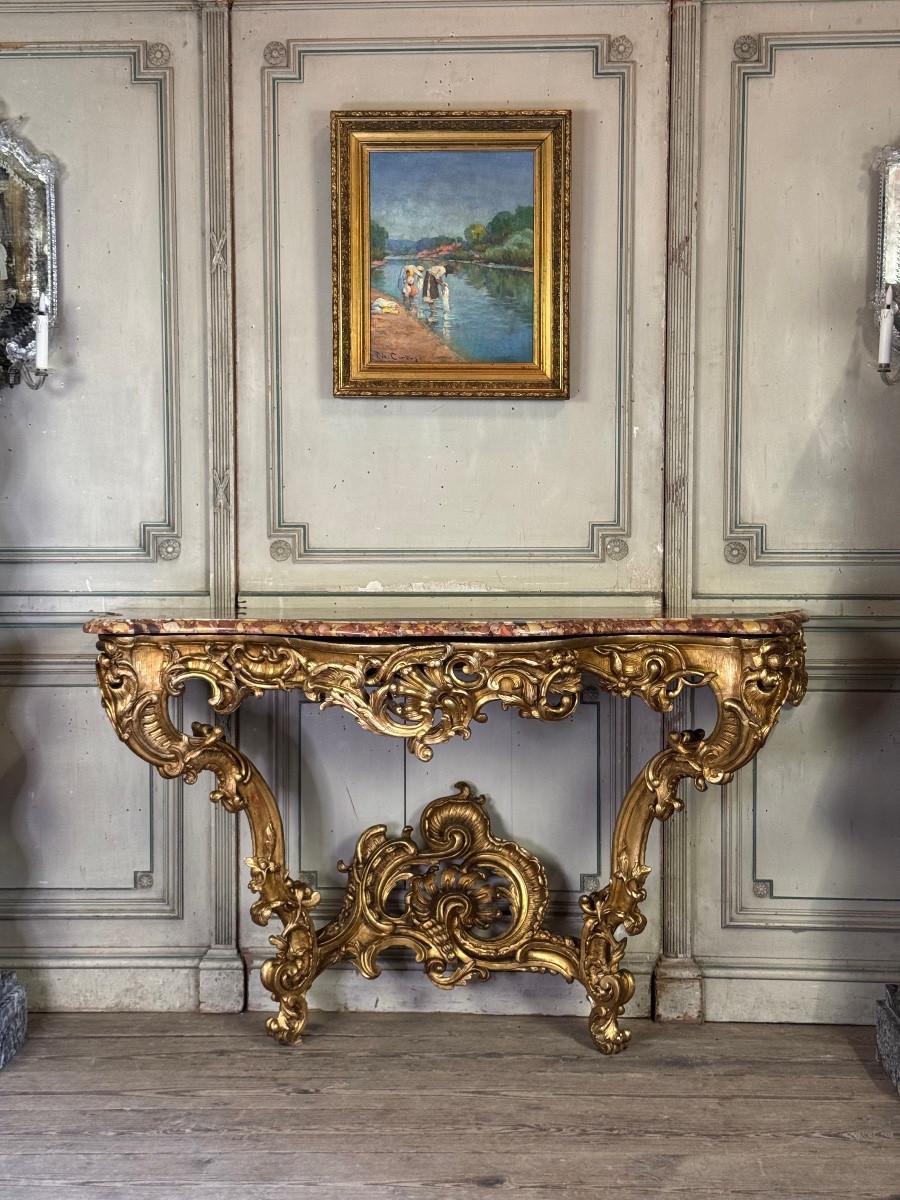 French An important Louis XV carved and gilded wood and Breche d'Alep marble console ta For Sale