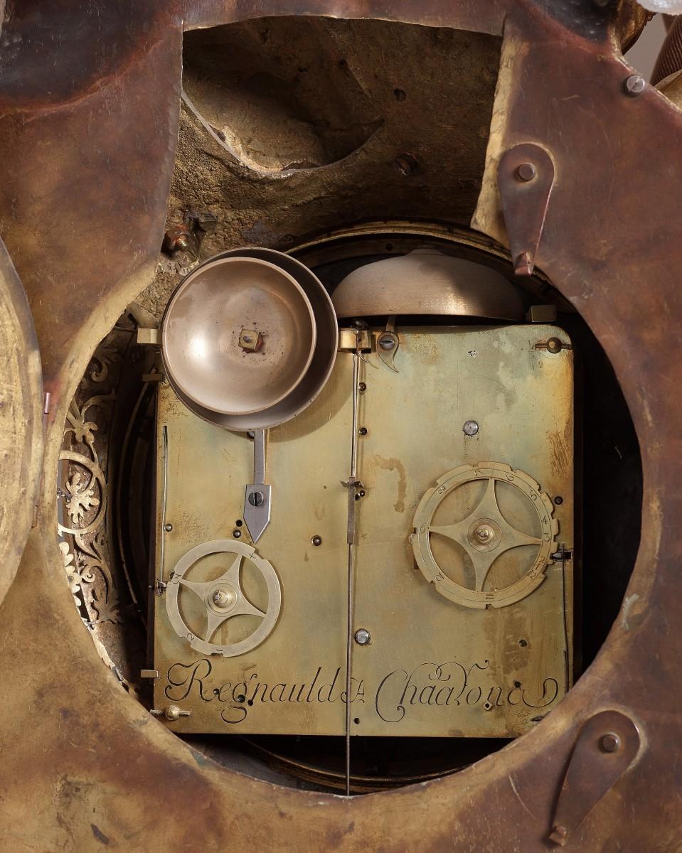 Eine bedeutende Louis XV.-Uhr aus vergoldeter Bronze mit Musikern im Angebot 4