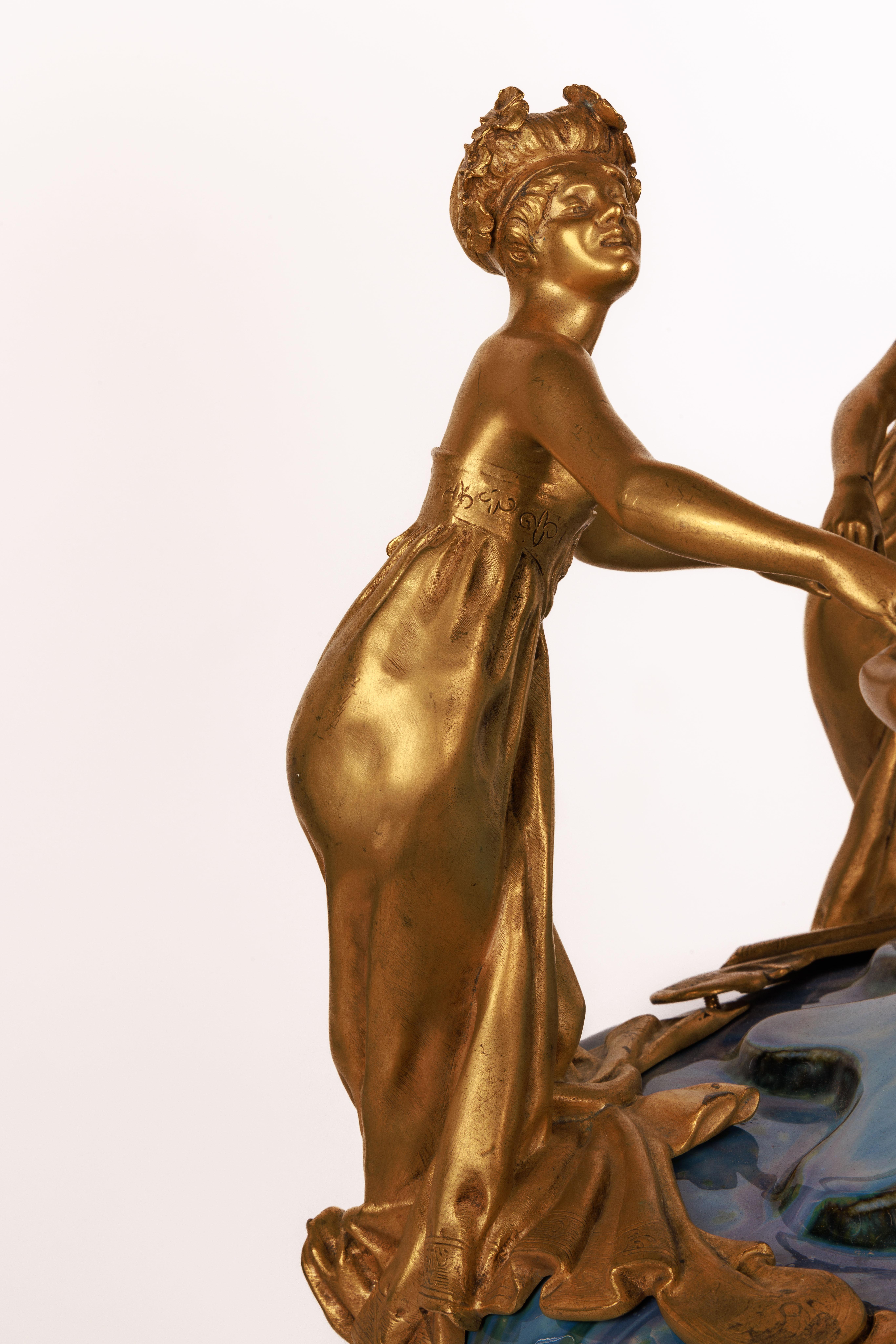 Important vase monumental en céramique Art Nouveau monté en bronze doré « Exhibition »  en vente 8