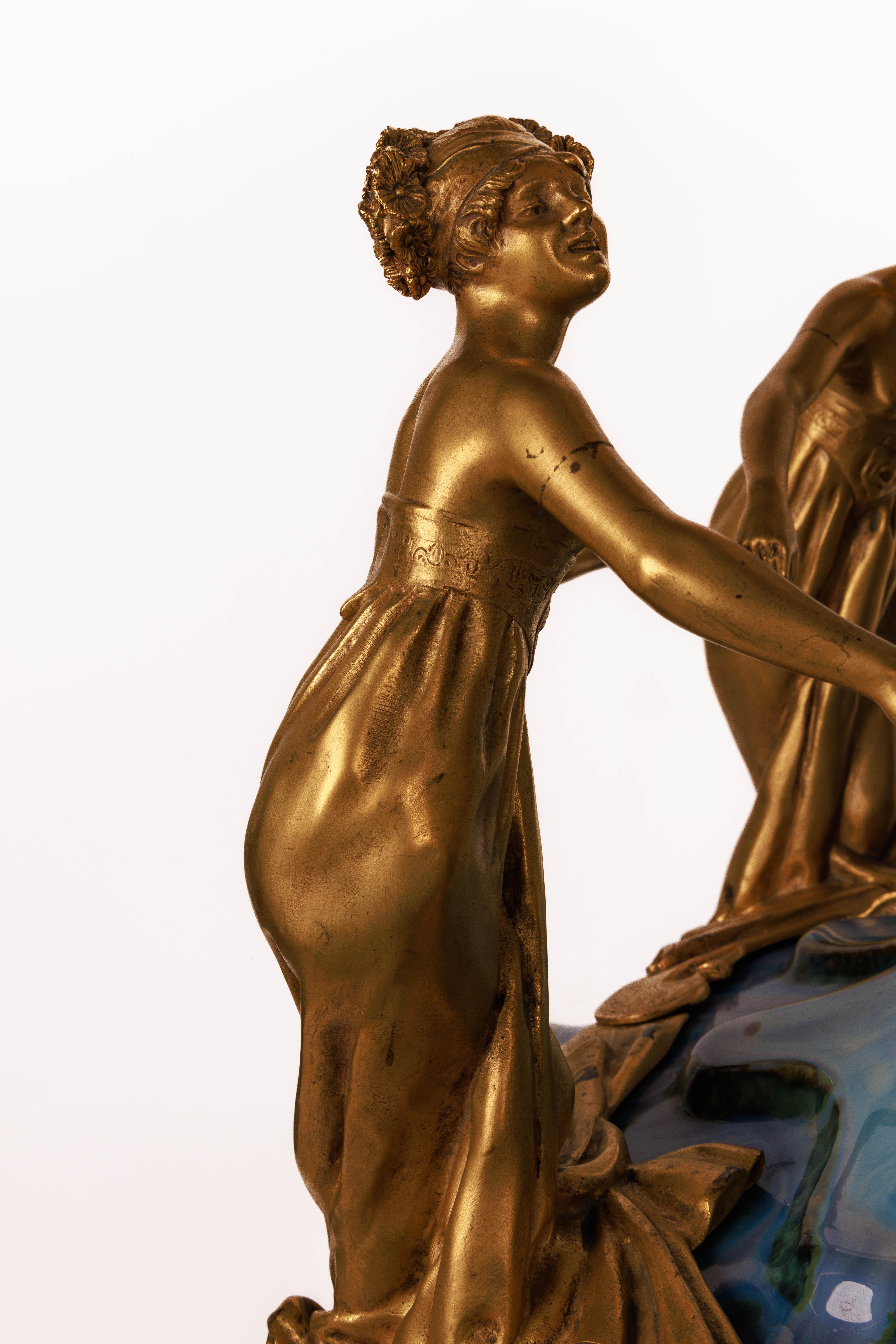 Important vase monumental en céramique Art Nouveau monté en bronze doré « Exhibition »  en vente 2