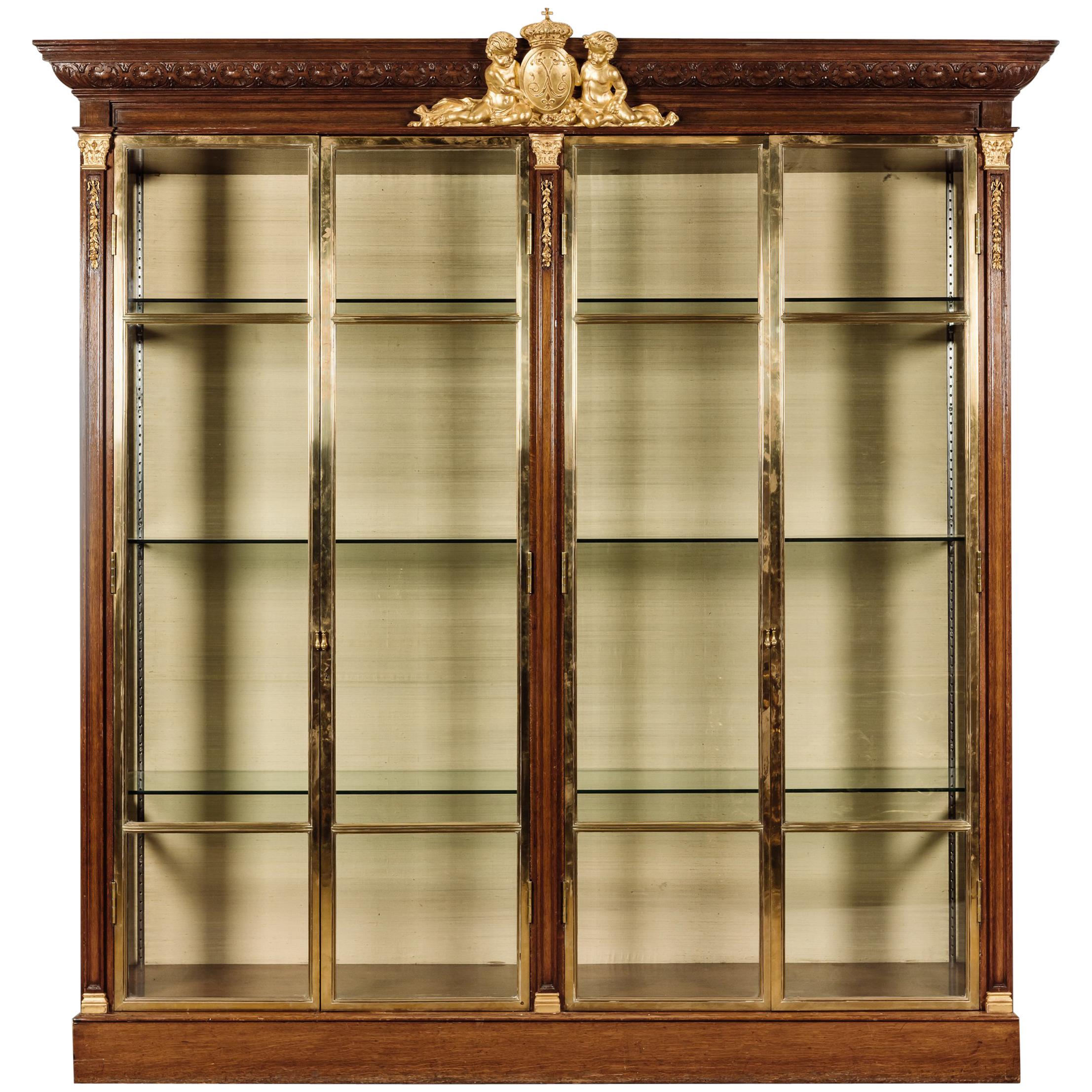 Viertürige Grande-Vitrine aus Eiche, vergoldetem Holz und Bronze, um 1870
