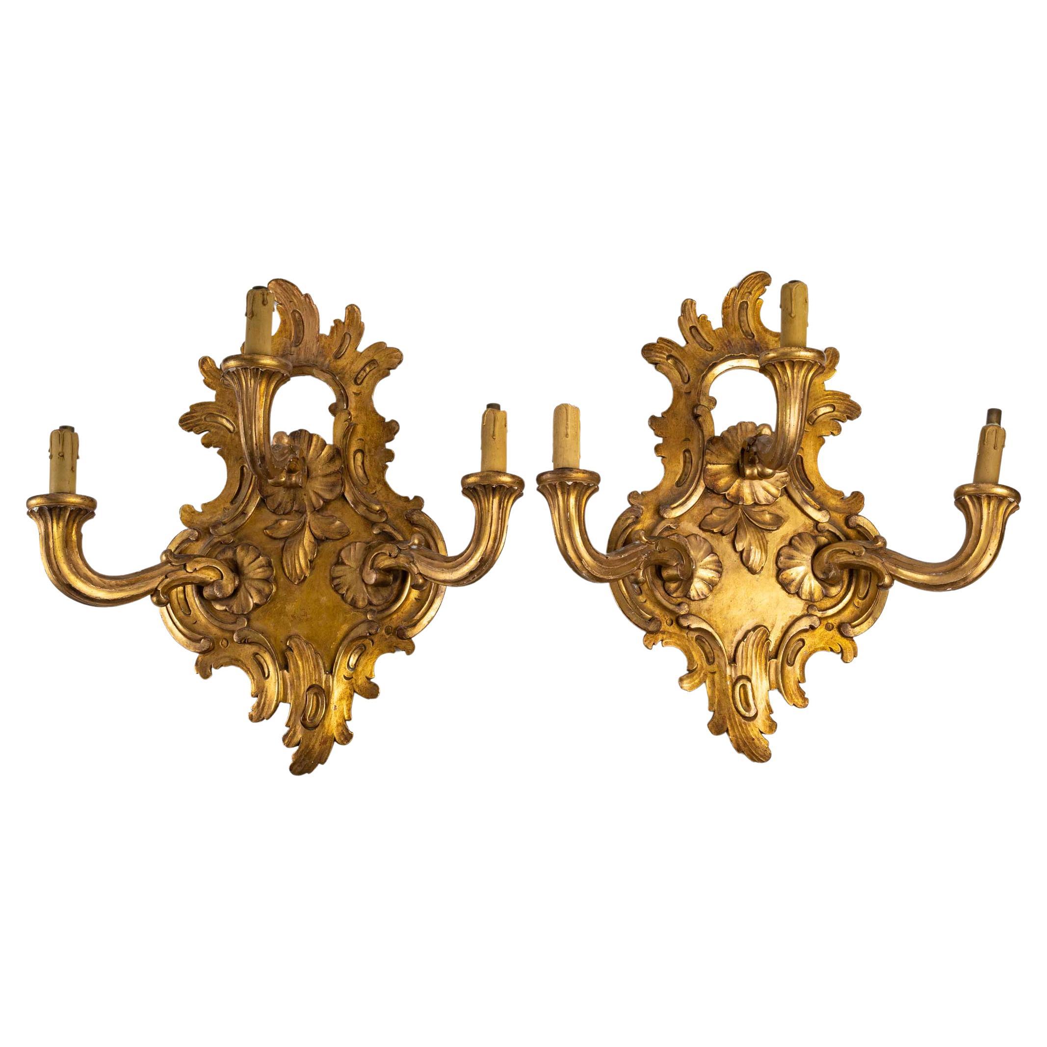 Important Pair of 19th Century Giltwood Wall Lights