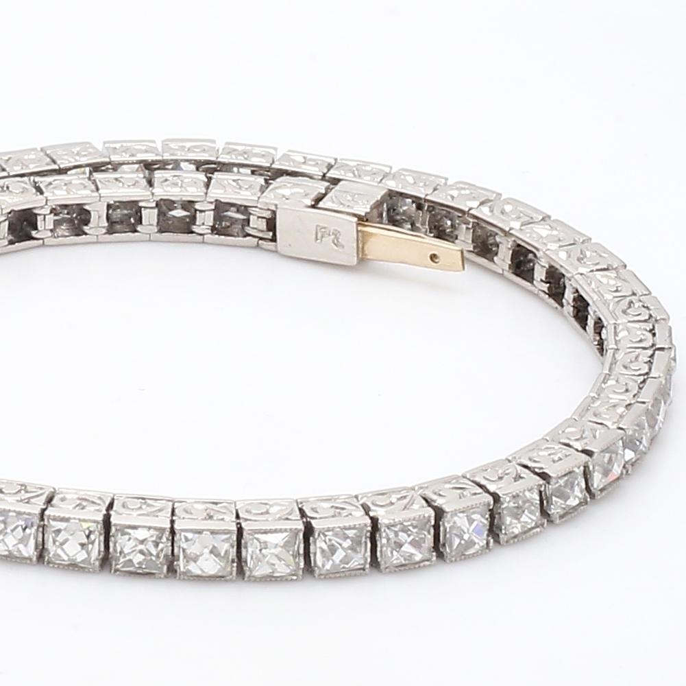 Important Platinum French Cut Diamond Line Bracelet In Excellent Condition For Sale In Miami, FL