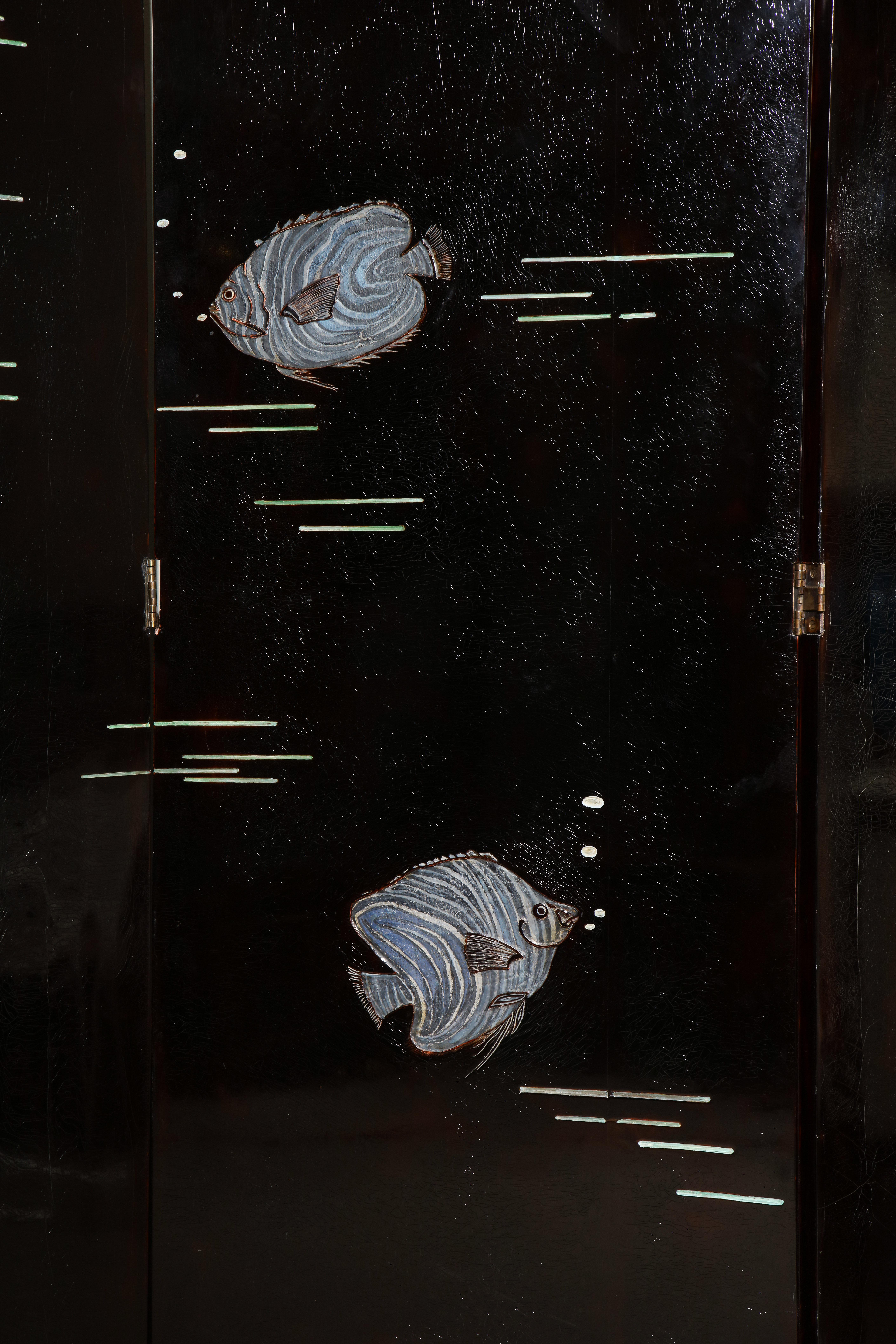 Important écran en laque « Poissons », de Leon Jallot Bon état à Lyndhurst, NJ