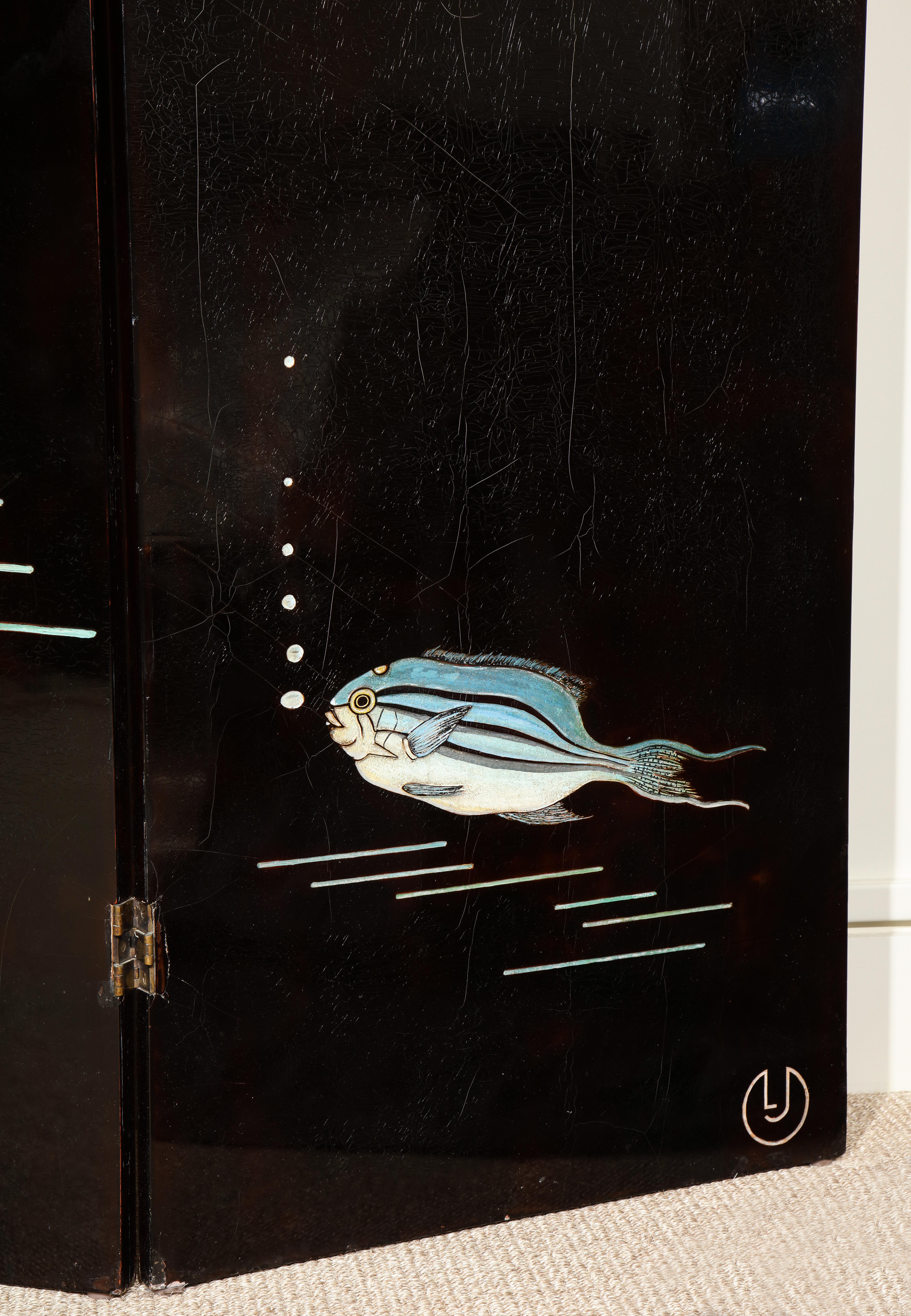 Milieu du XXe siècle Important écran en laque « Poissons », de Leon Jallot