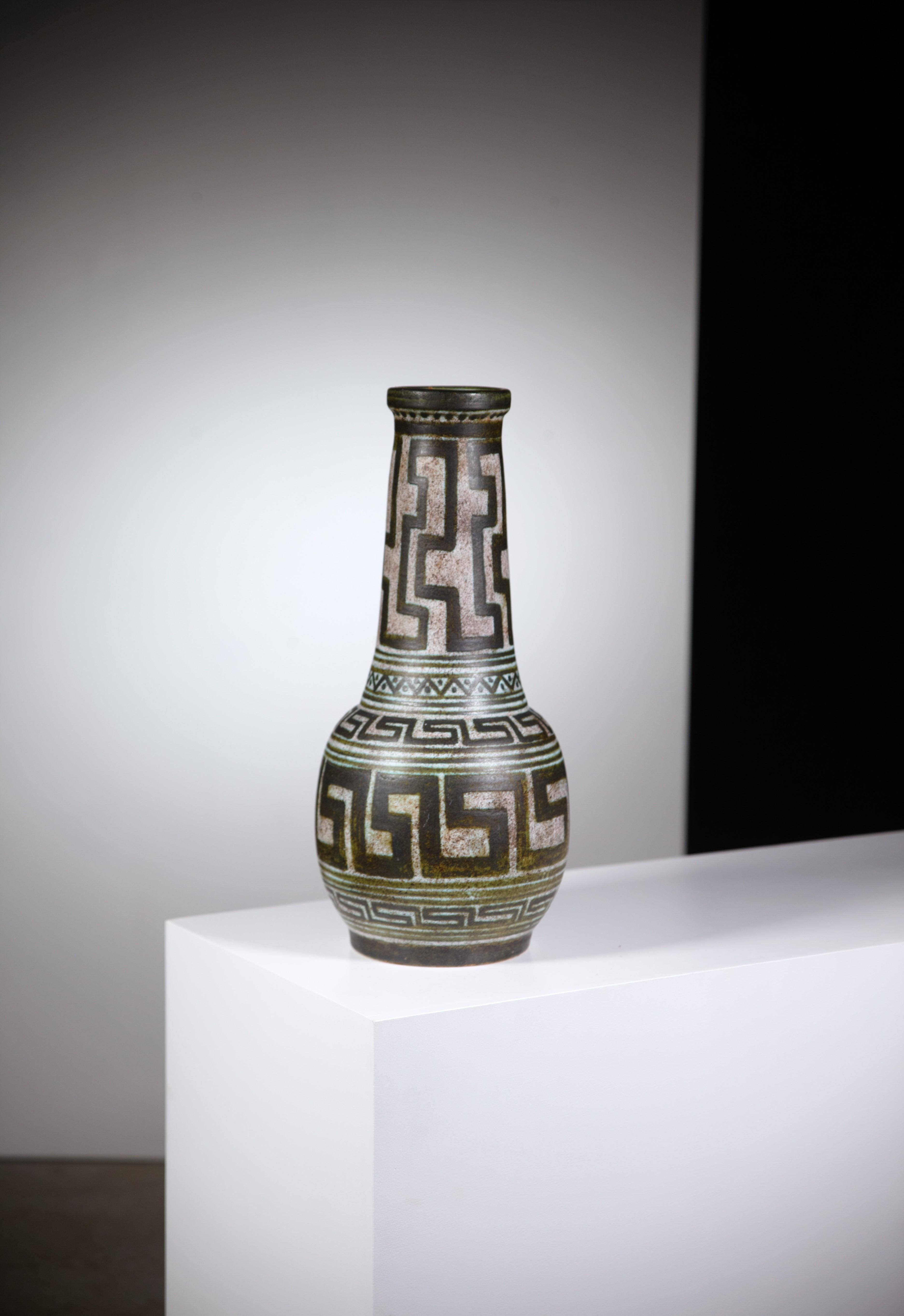 An Important Primitive Ceramic Vase by La Grange aux Potiers France 1960s In Good Condition For Sale In HYÈRES, FR