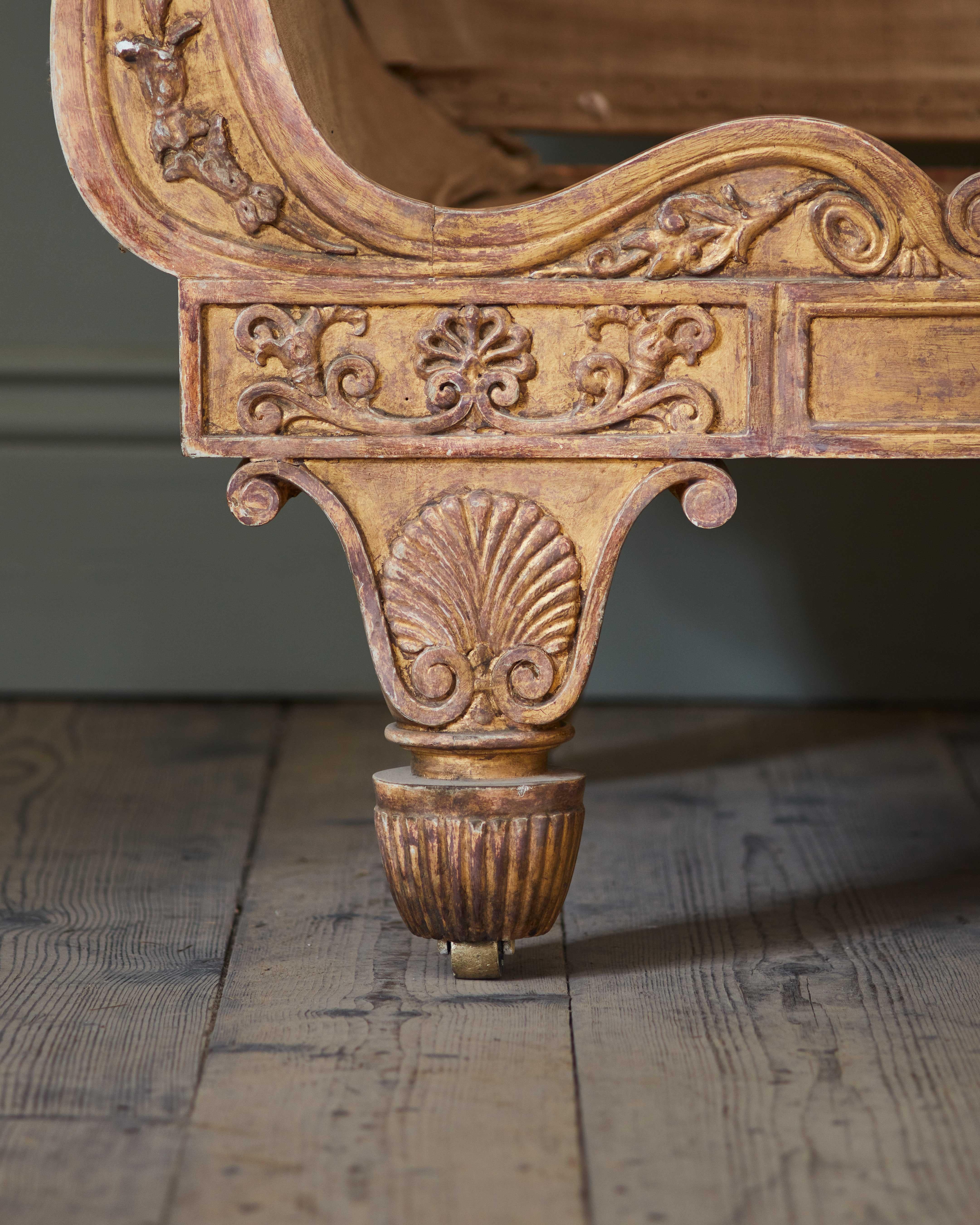 Regency Un importante divano in legno dorato della Reggenza in vendita