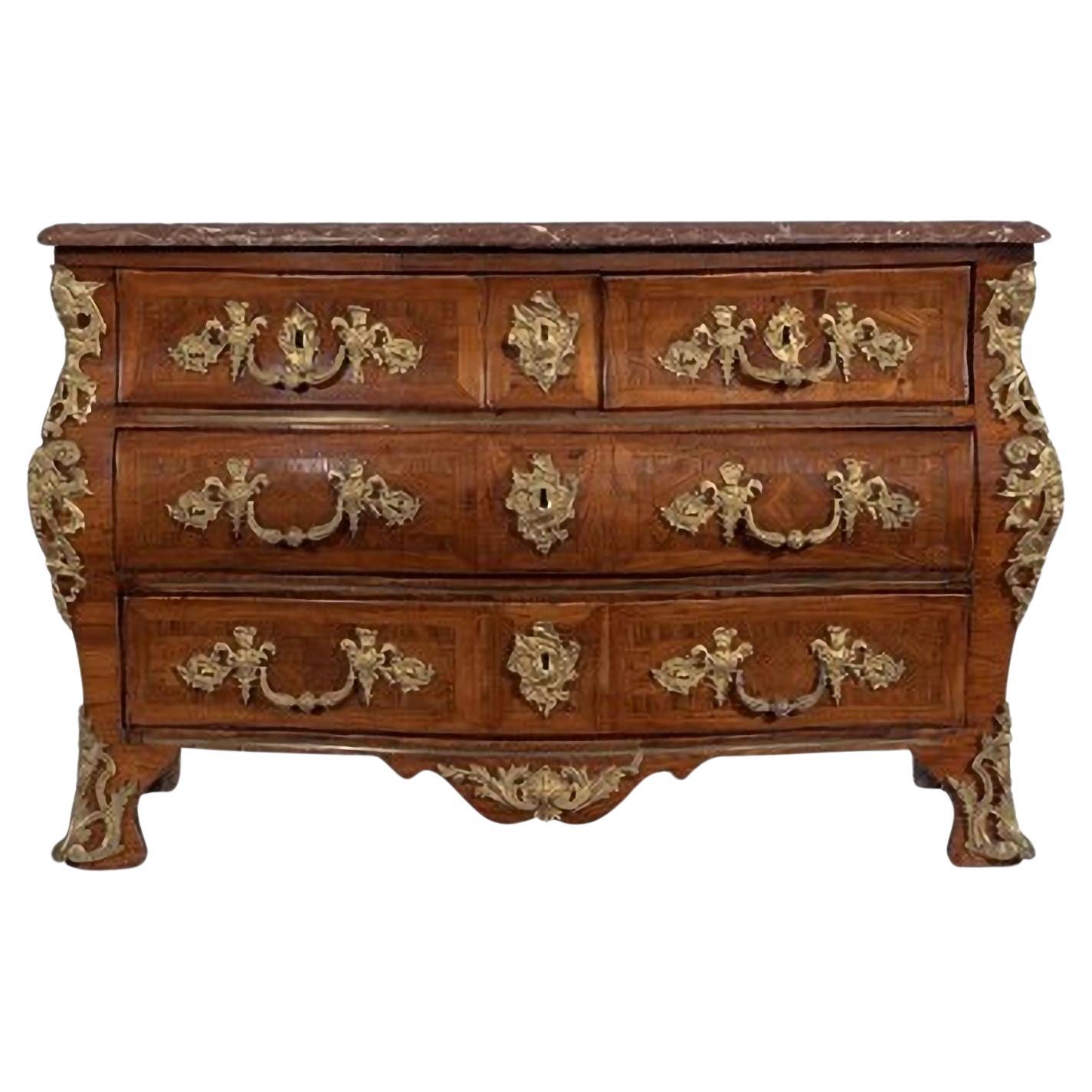 An Important Serpentine Fronted Tombeau Shaped Kingwood Commode, 18th Century For Sale