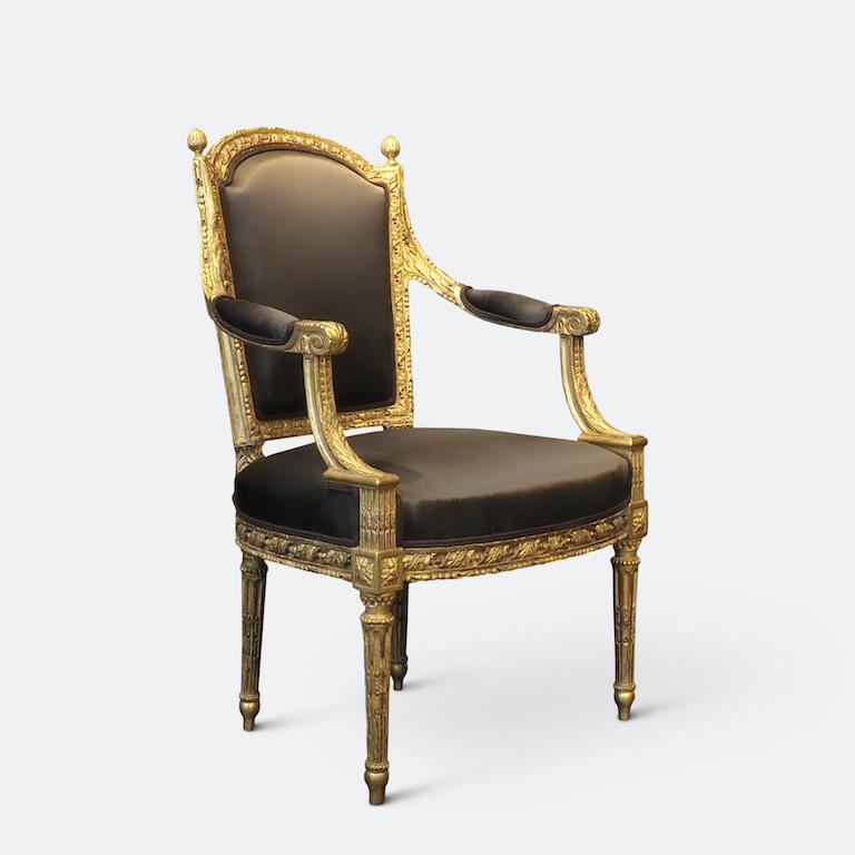 Set of Four Louis XVI Gilt Chairs, Circa 1780 For Sale 1