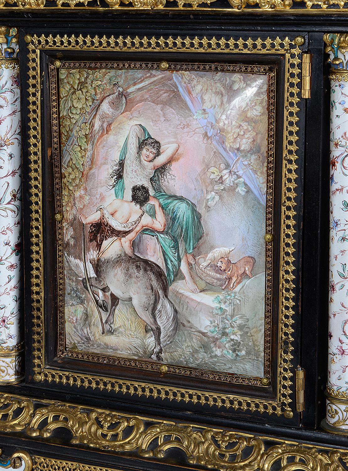 Impressionnant cabinet de table viennois en émail du 19ème siècle en vente 2