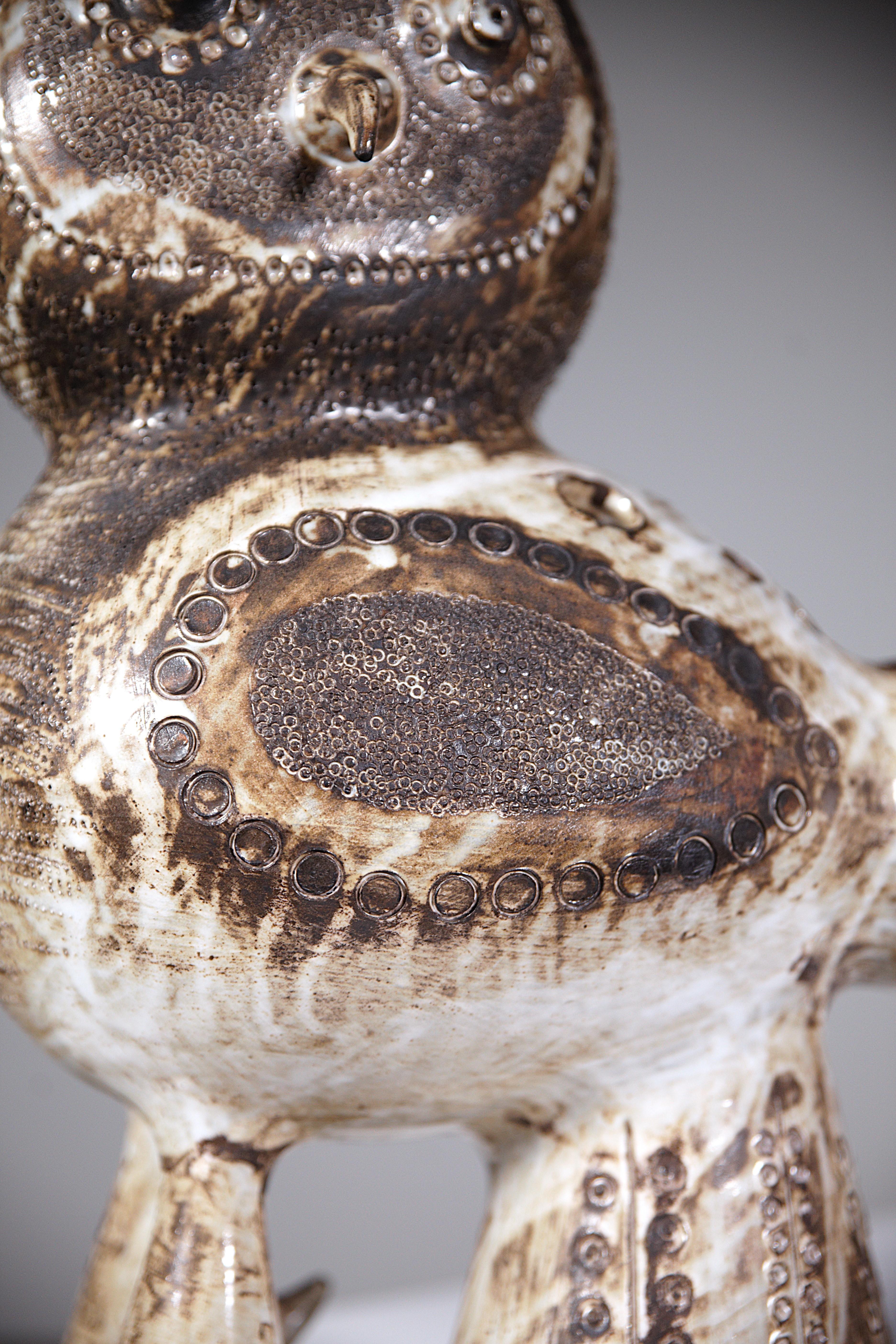 An Impressive Bird Ceramic Scupture by Jacques Pouchain France 1960s In Good Condition For Sale In HYÈRES, FR