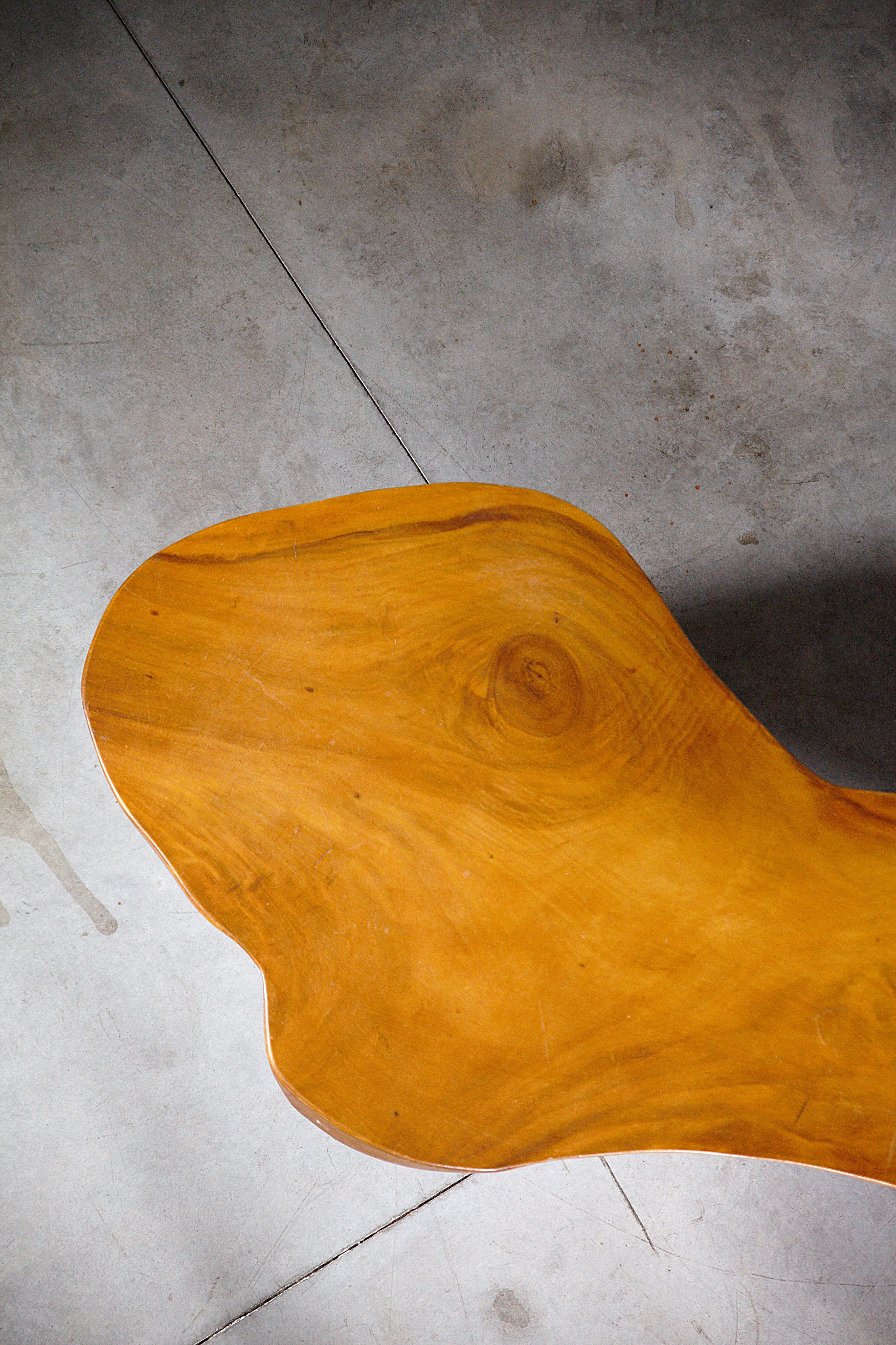 Impressionnante table basse de forme organique Brésil 1950 en vente 4